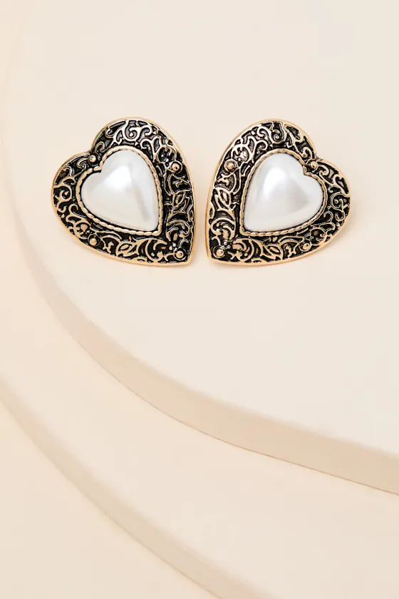 Madeira Gold Vintage Pearl Heart Earrings sold by Lulus product image thumbnail 3