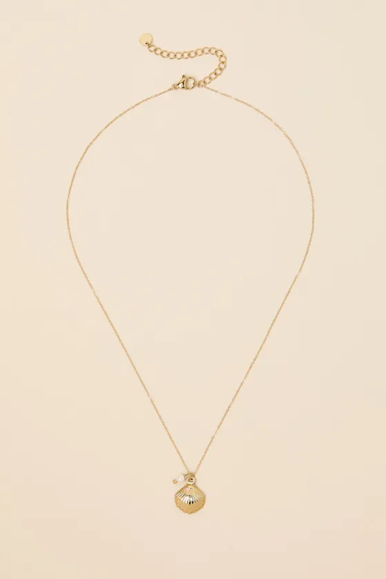 Quinlynn Gold Seashell Pendant Necklace sold by Lulus product image thumbnail 2