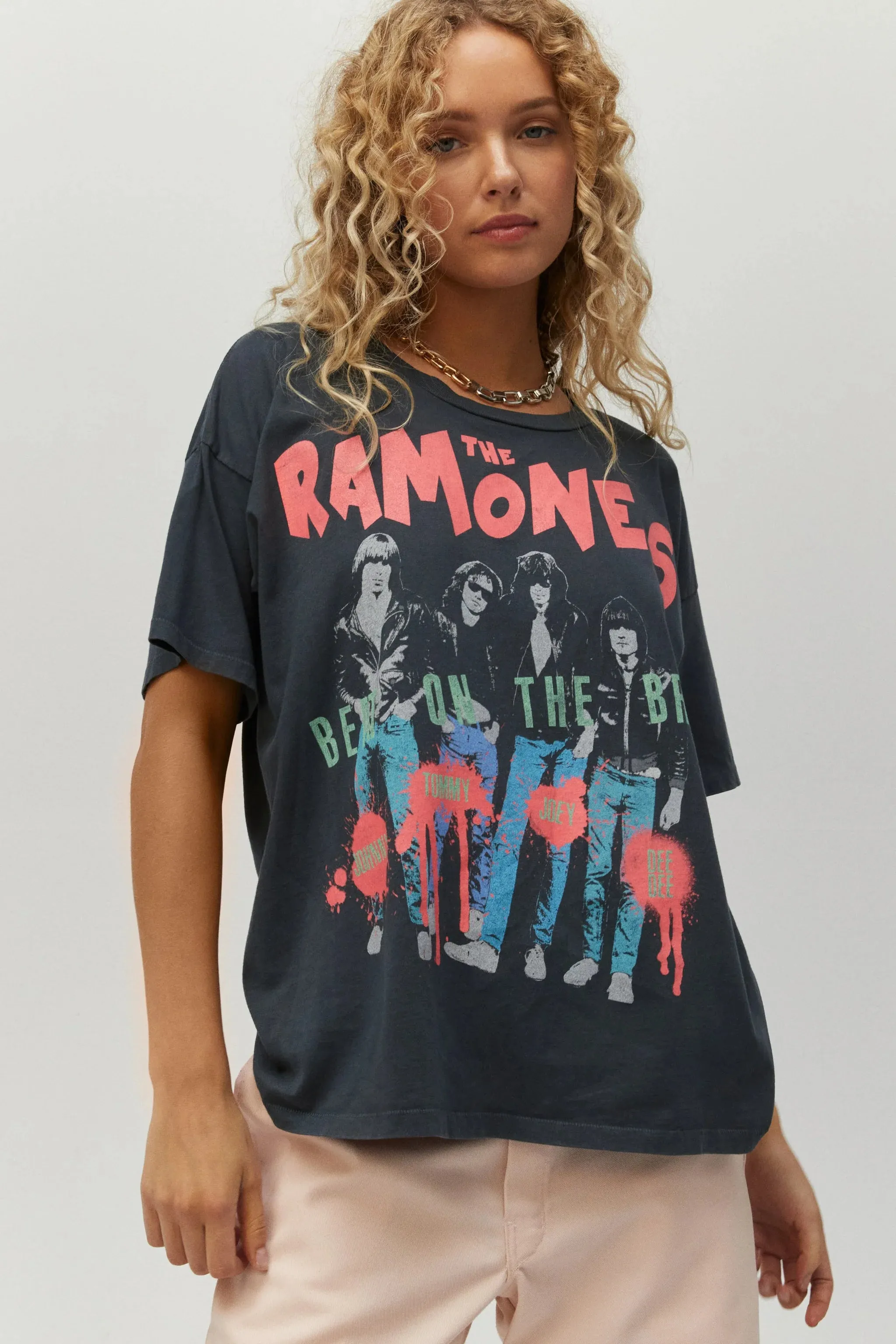 Daydreamer - The Ramones Beat On The Brat Merch Tee - Vintage Black sold by Jessie Boutique