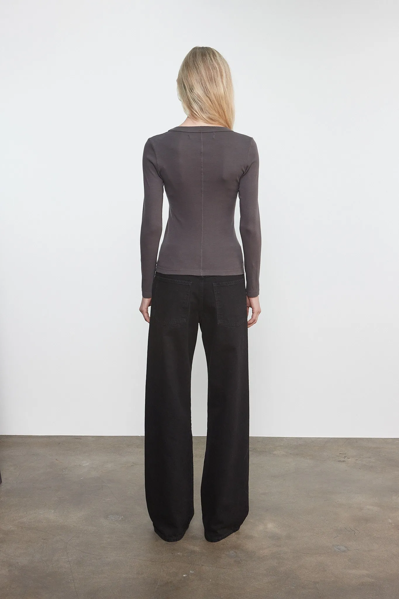 Enza Costa - Supima Cotton New Classic L/S V-Neck - Multiple Colors sold by Jessie Boutique product image thumbnail 4