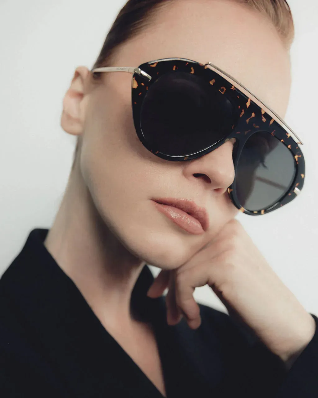 Past Midnight - The Icon 2.0 - Marble sold by Jessie Boutique product image thumbnail 2