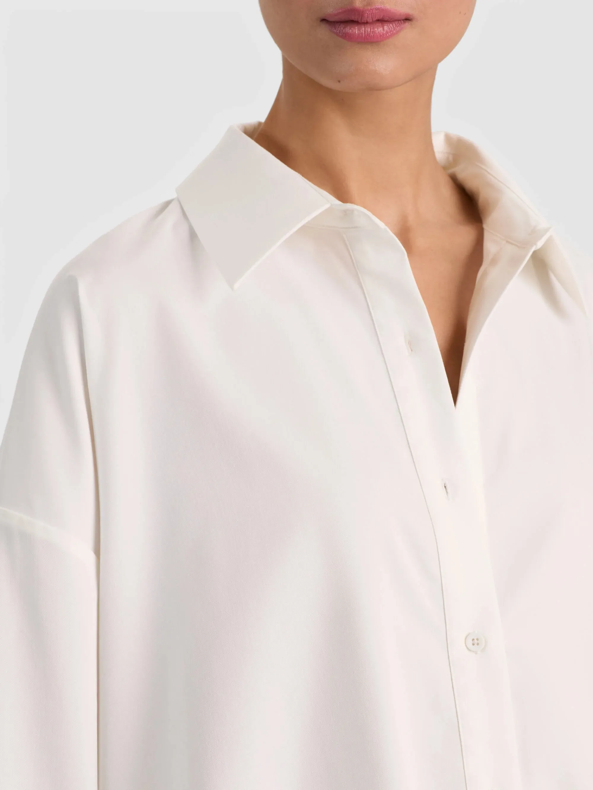 Alice + Olivia - Tobie Cinched Button Down - Off White sold by Jessie Boutique product image thumbnail 4