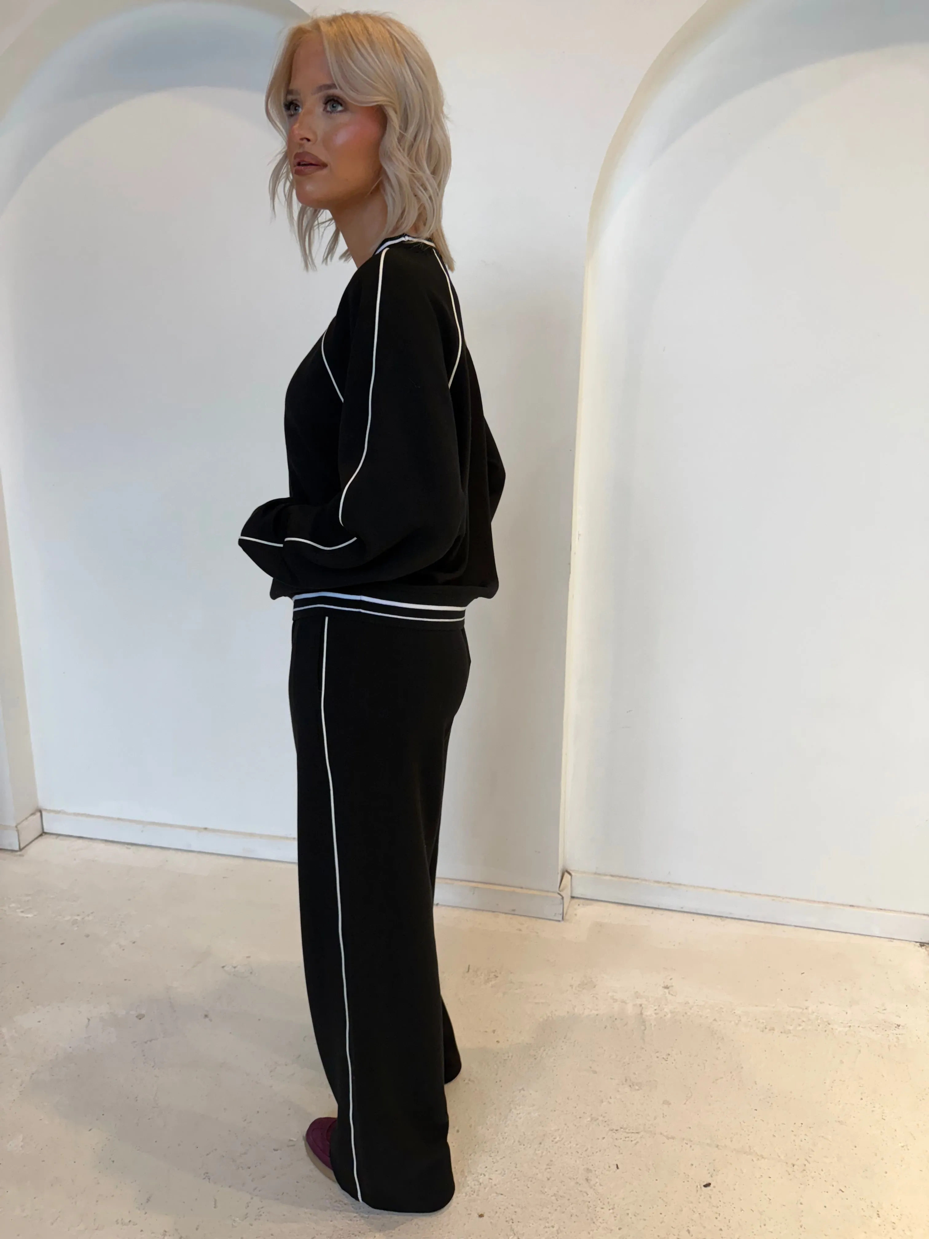 Air Luxe Pants sold by Kins Collective product image thumbnail 2