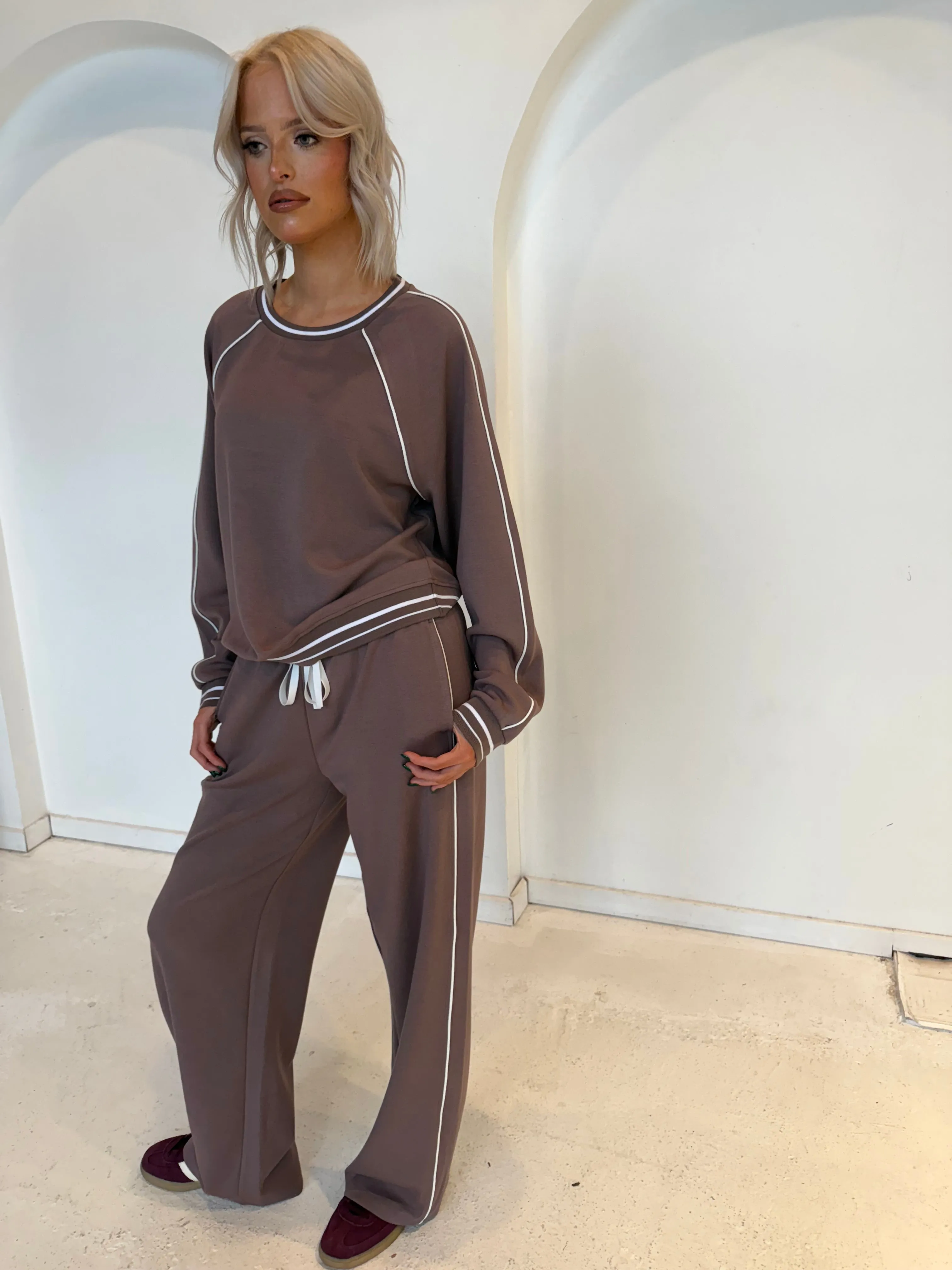 Air Luxe Pants sold by Kins Collective product image thumbnail 3