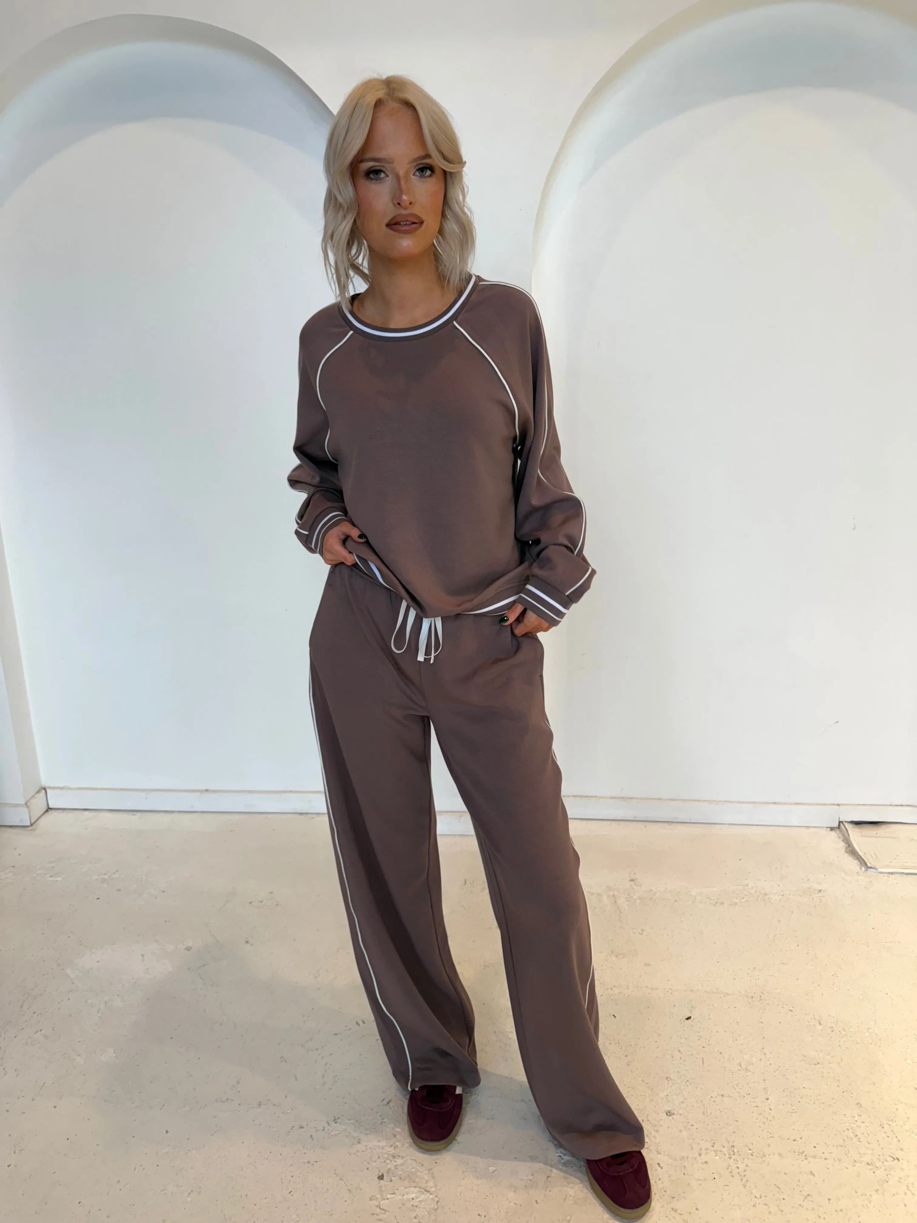 Air Luxe Pants sold by Kins Collective product image thumbnail 2