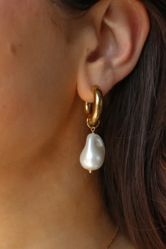 Oceana Gold Statement Large Pearl Earring made by Kins Collective