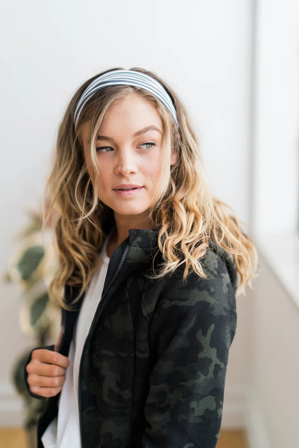 B&W Stripe - 4'' Headband Single sold by Maven Thread product image thumbnail 3