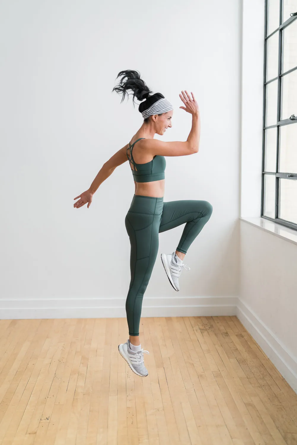 B&W Stripe - 4'' Headband Single sold by Maven Thread product image thumbnail 4