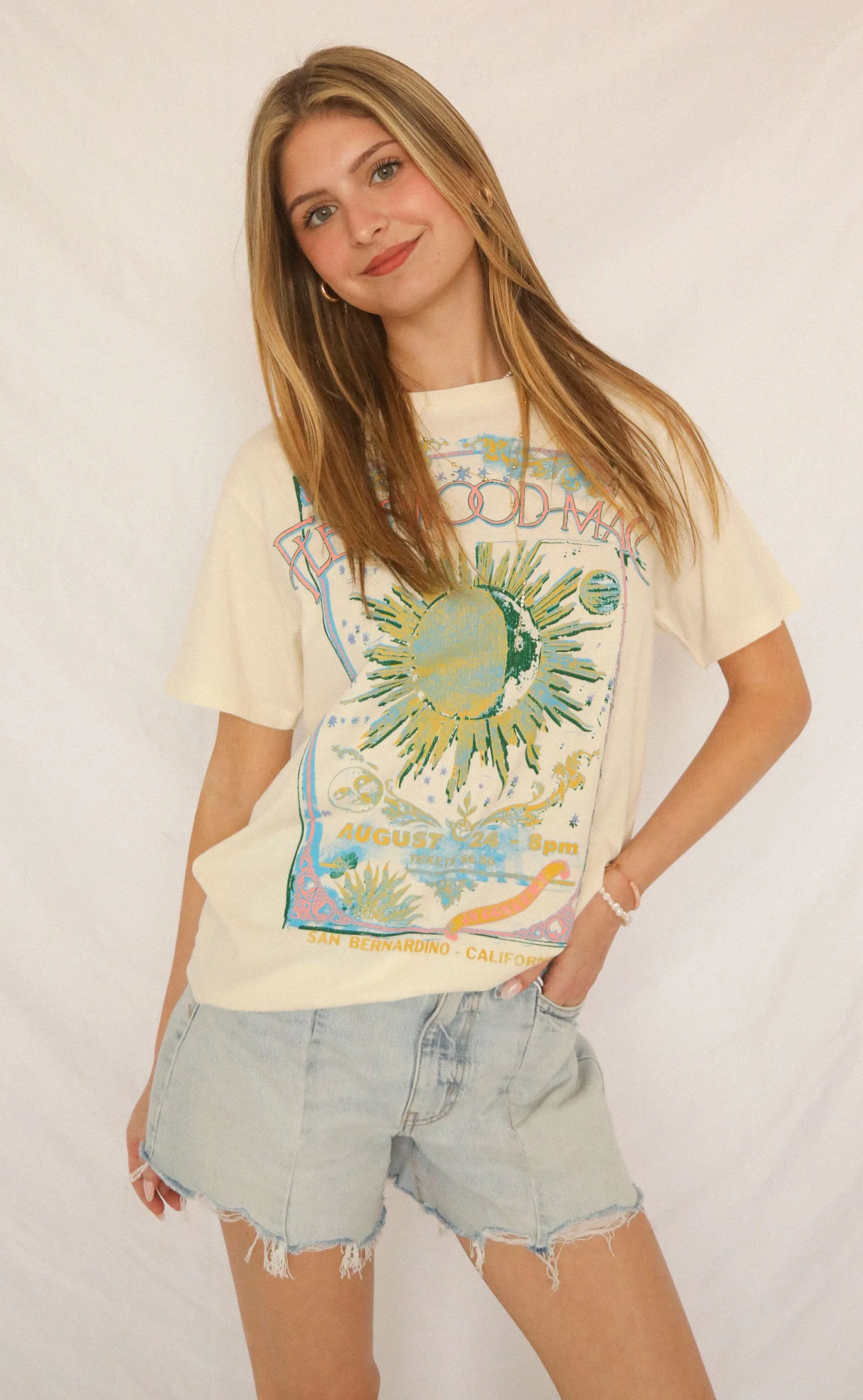 daydreamer: fleetwood mac dreams boyfriend tee sold by RIFFRAFF product image thumbnail 2