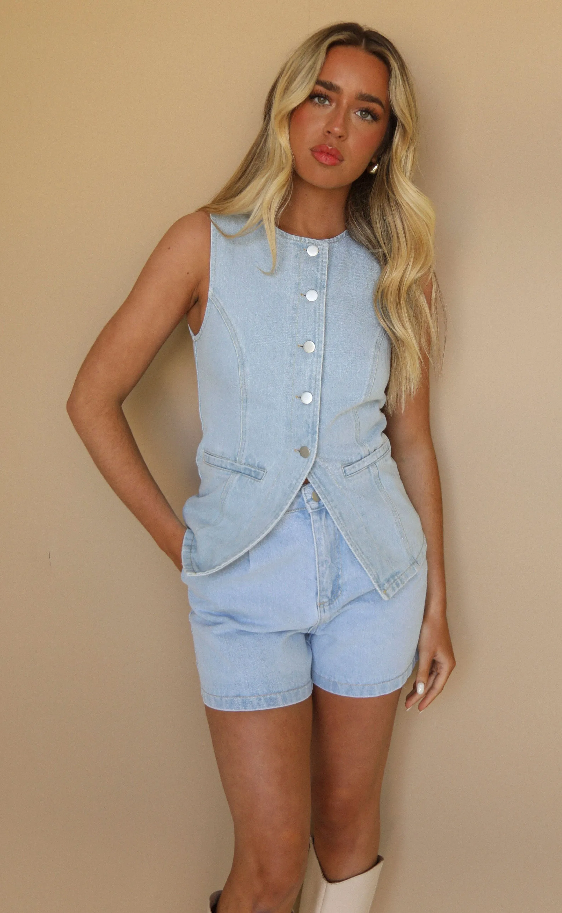 daydreaming denim set - lightwash sold by RIFFRAFF