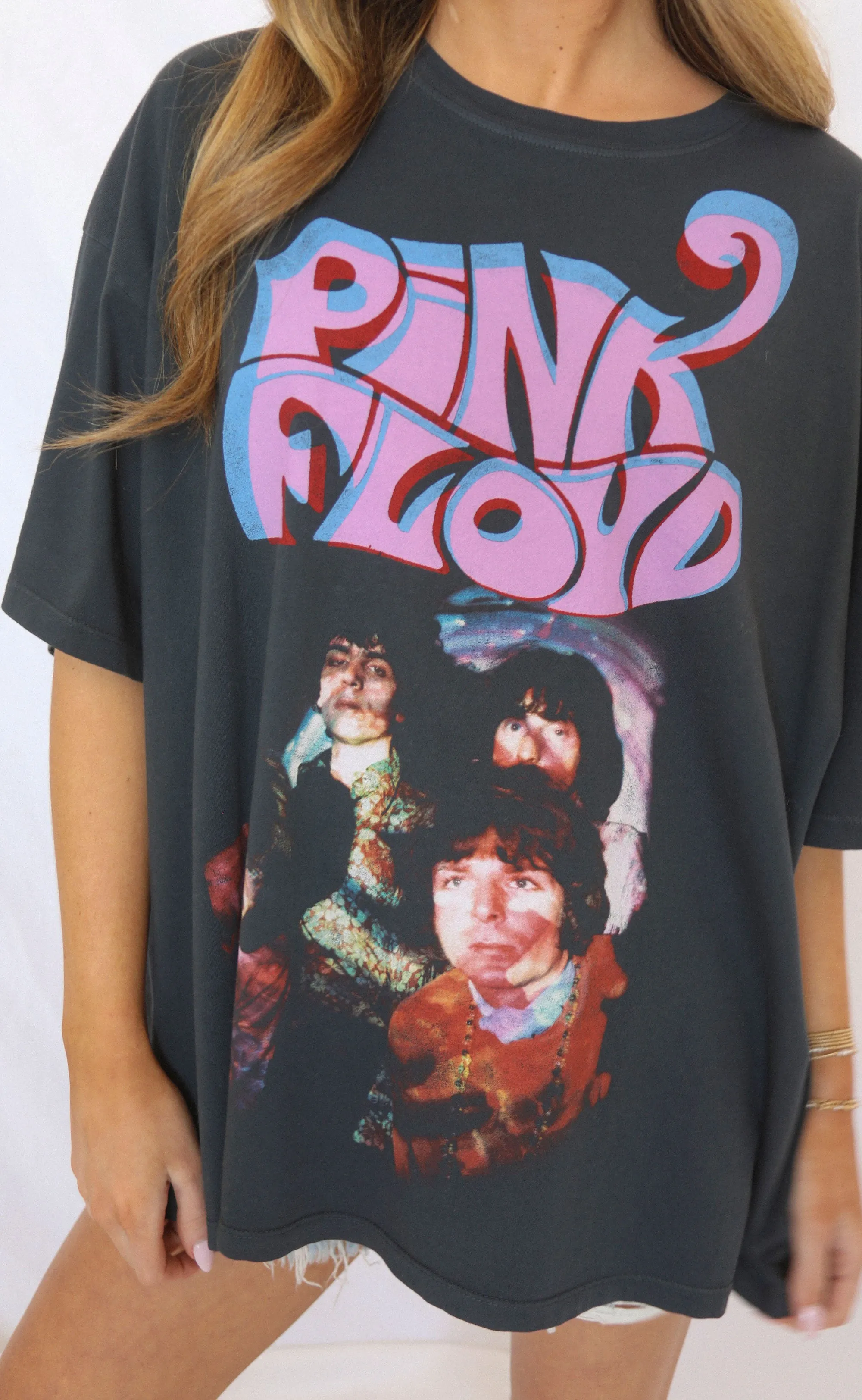 daydreamer: pink floyd ufo club 1967 one size tee sold by RIFFRAFF product image thumbnail 2