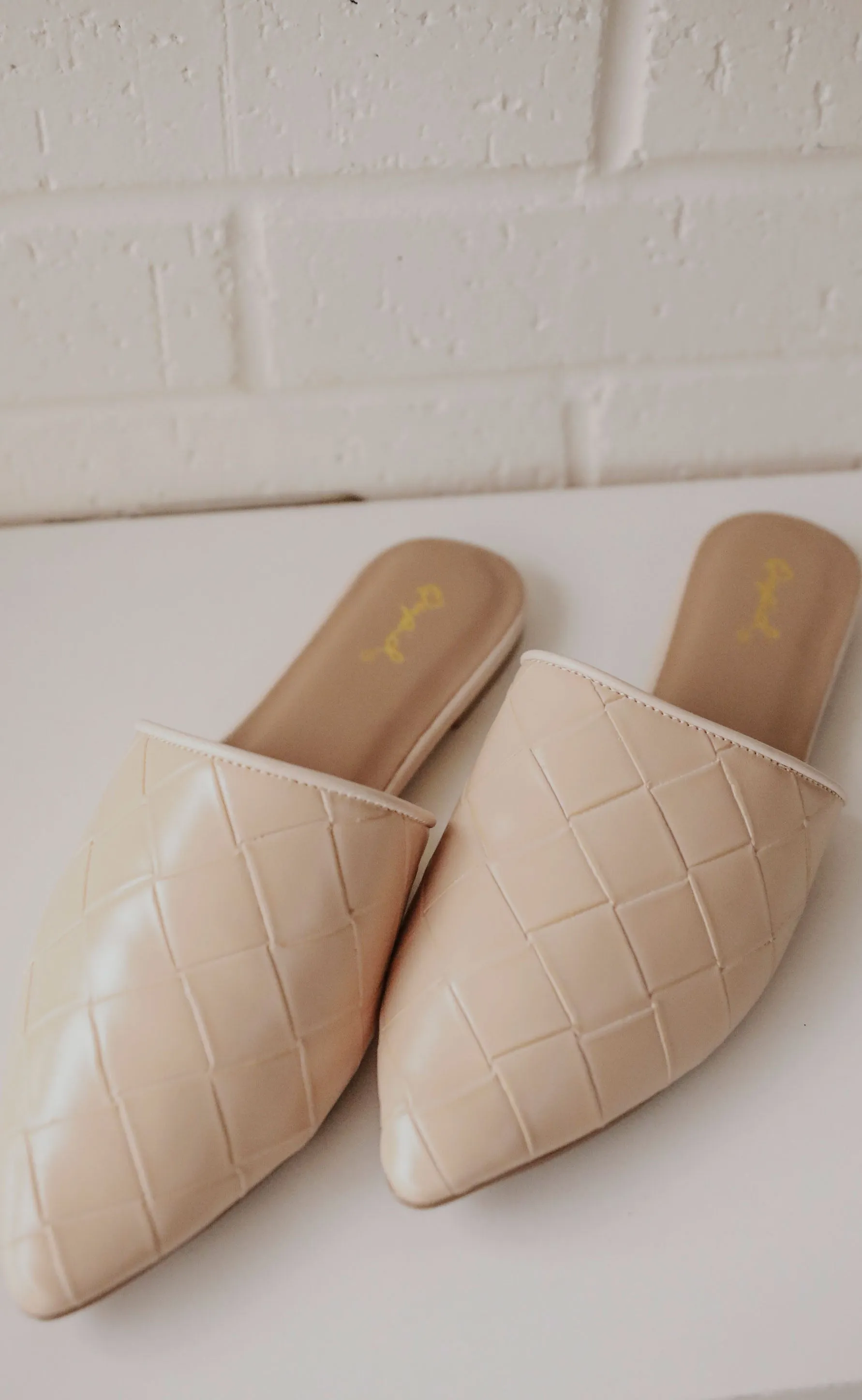 be like you mule - nude sold by RIFFRAFF product image thumbnail 2