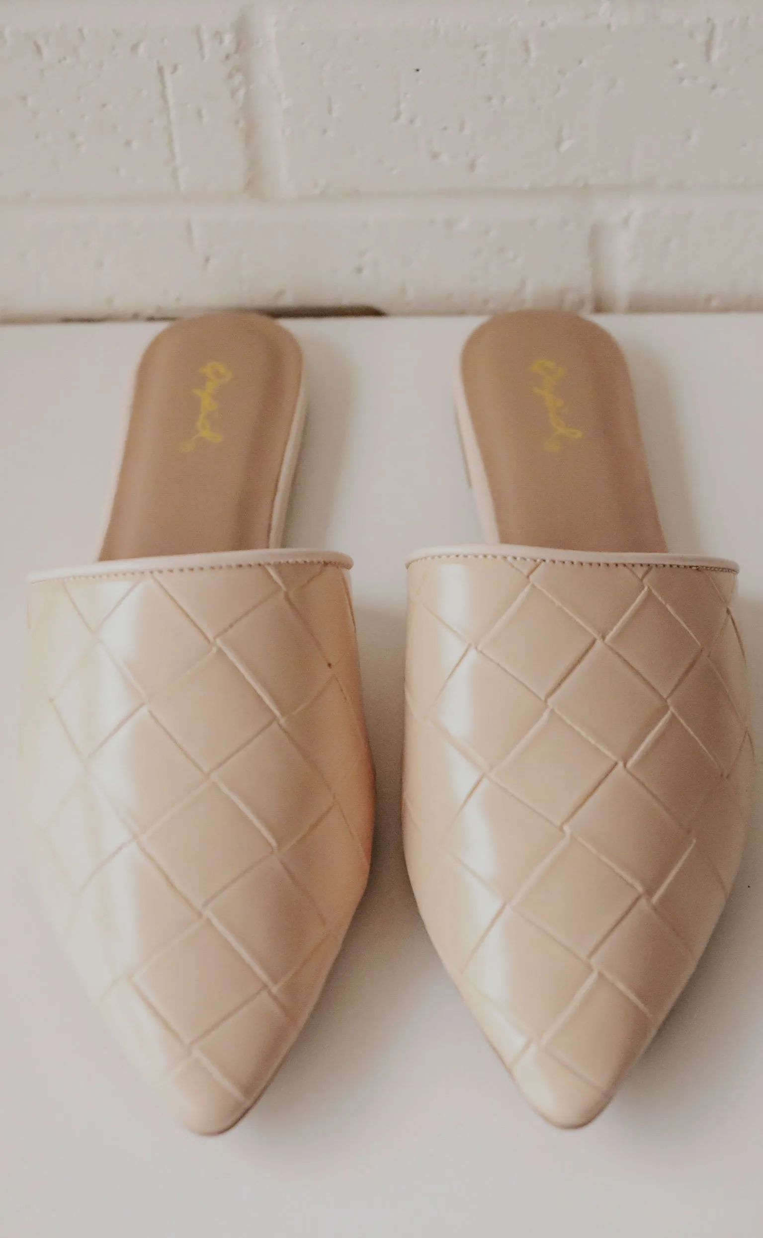 be like you mule - nude sold by RIFFRAFF product image thumbnail 3