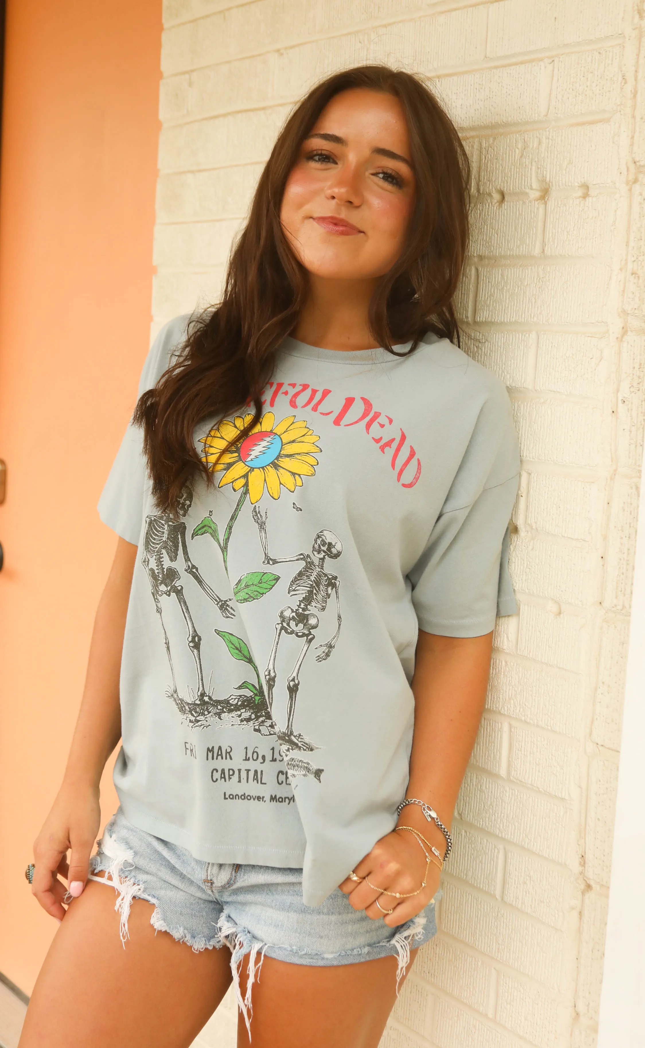 daydreamer: grateful dead daisy merch tee sold by RIFFRAFF product image thumbnail 3
