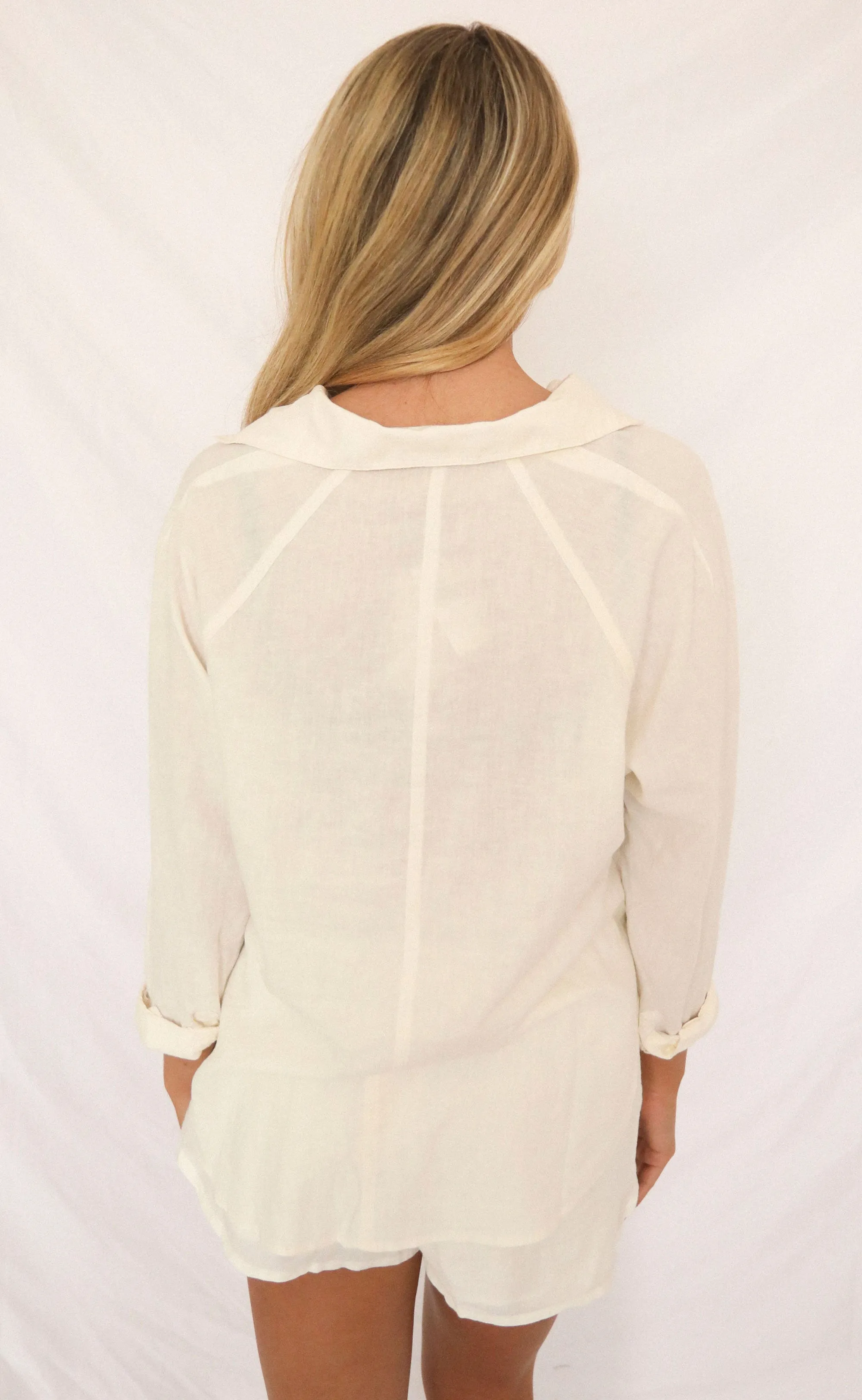 z supply: the perfect linen shorts - white sold by RIFFRAFF product image thumbnail 3