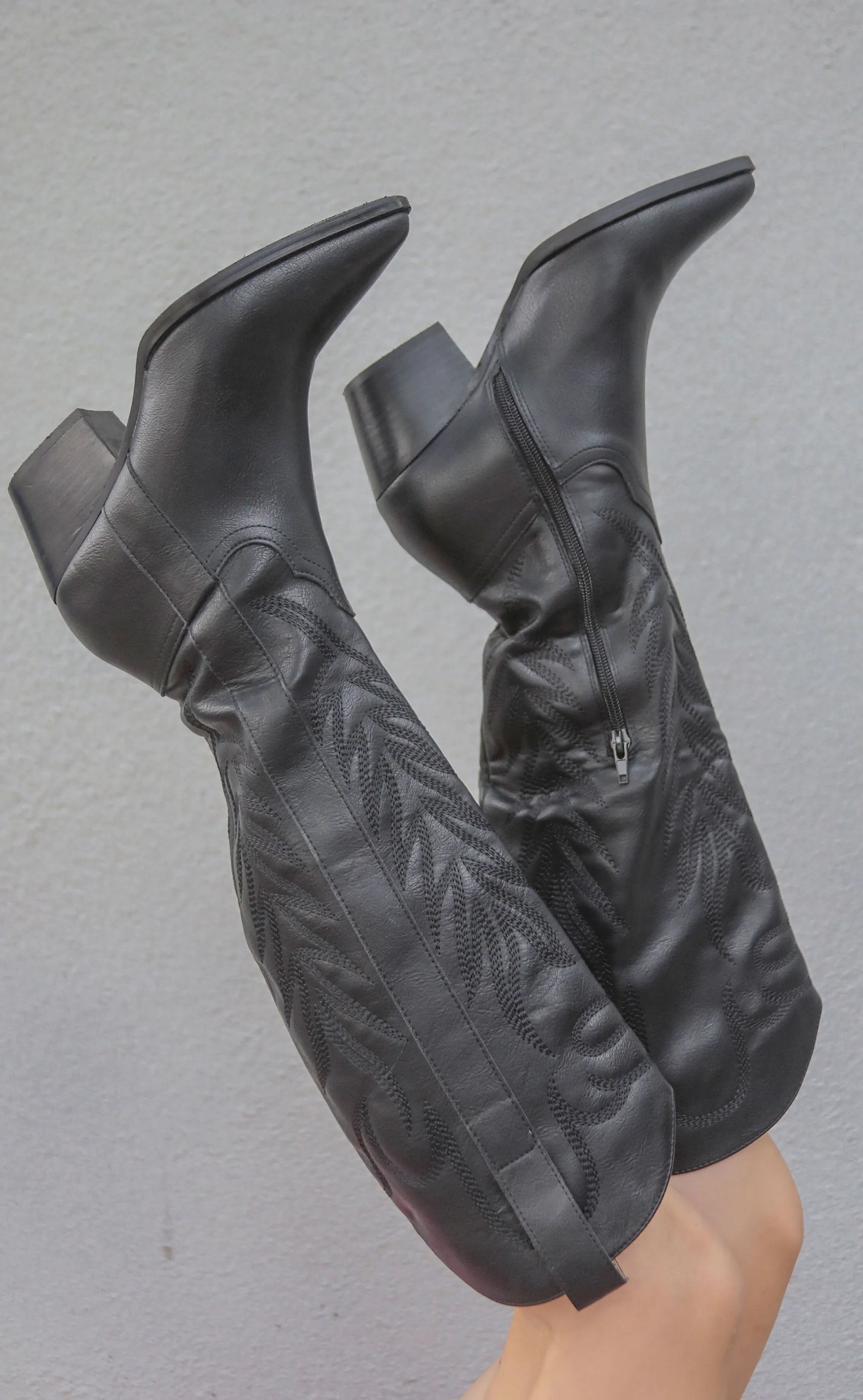 cash cowboy boot - black sold by RIFFRAFF