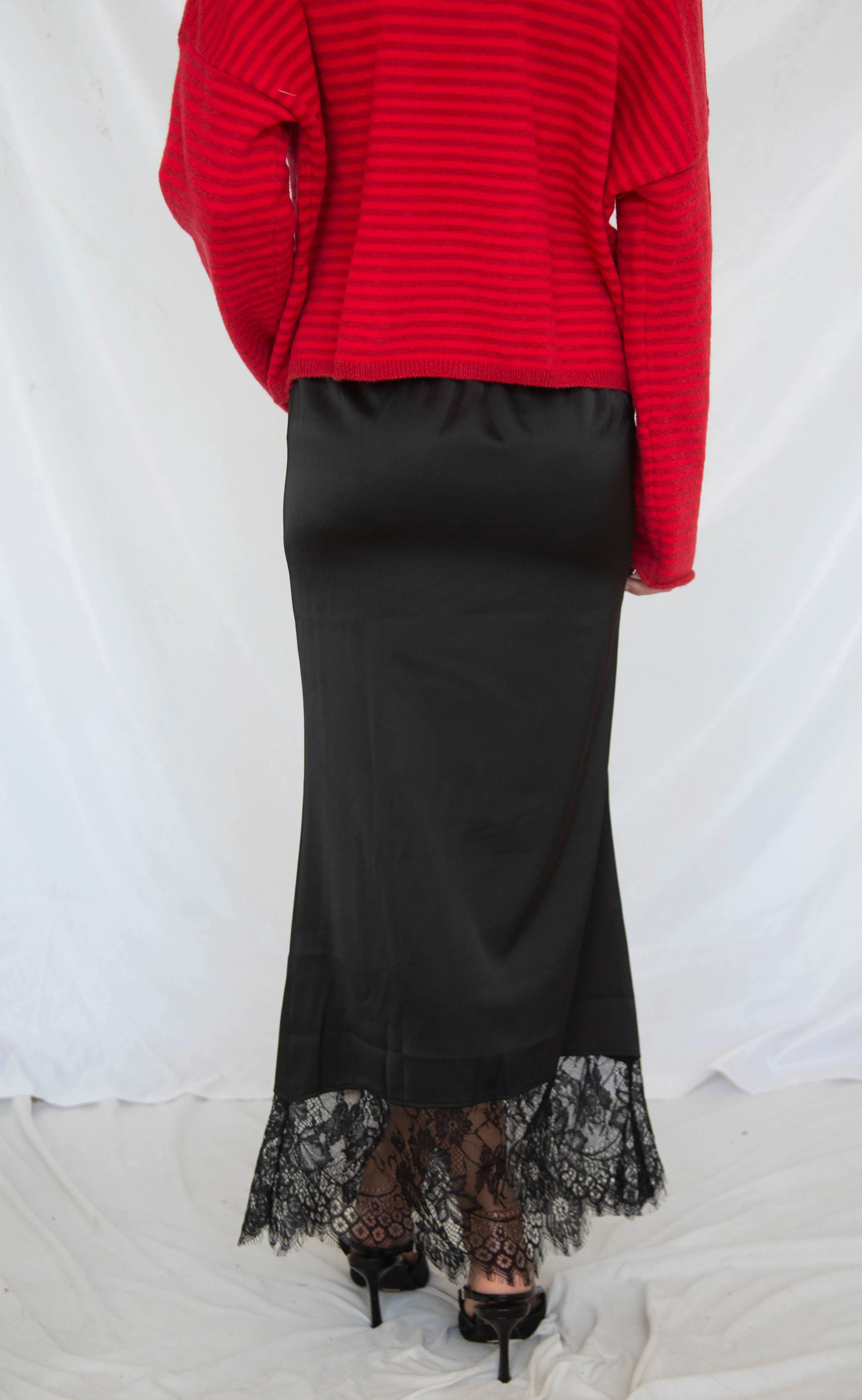 falling for you lace trim satin midi skirt sold by RIFFRAFF product image thumbnail 3
