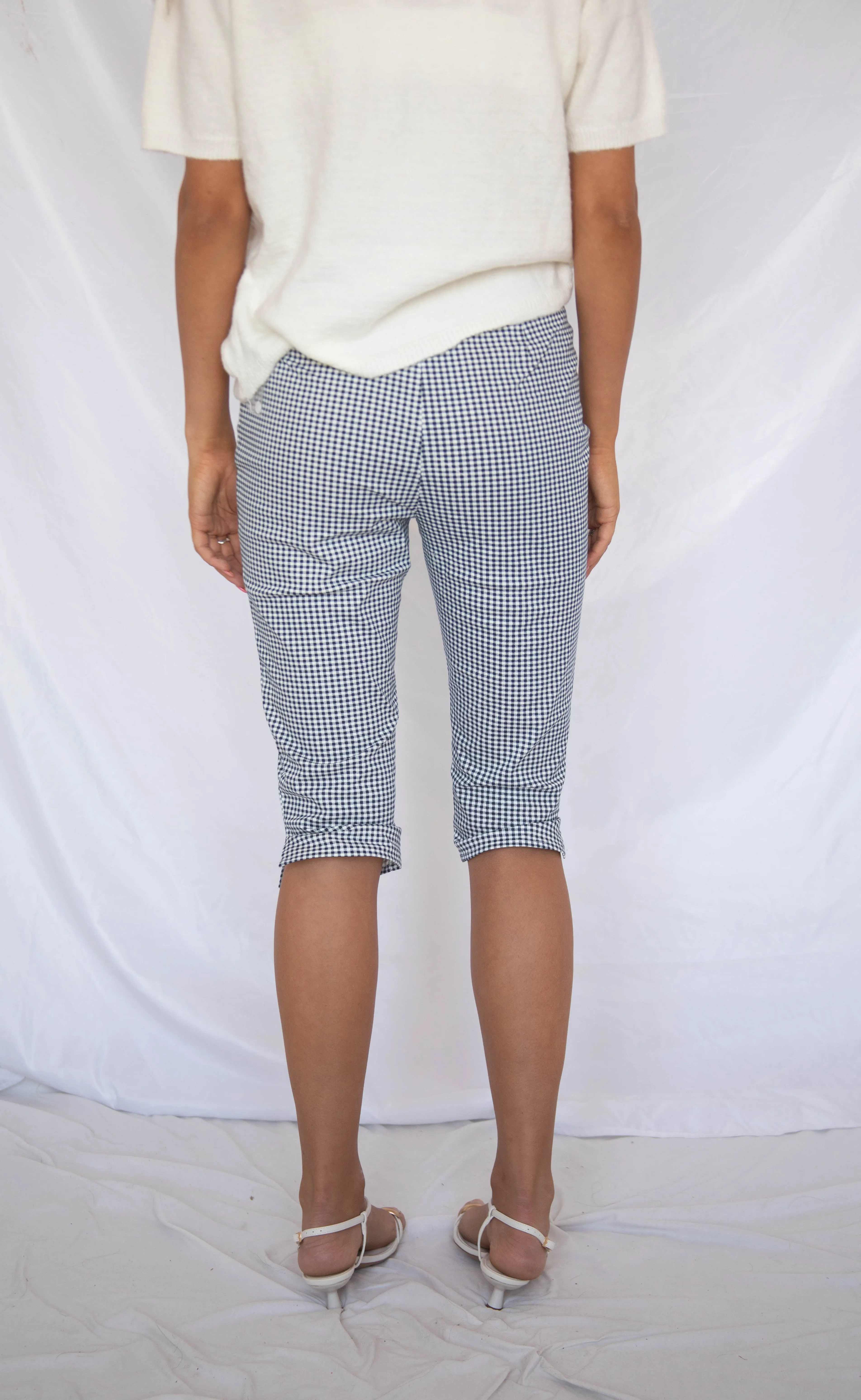 got me missing gingham capris sold by RIFFRAFF product image thumbnail 3