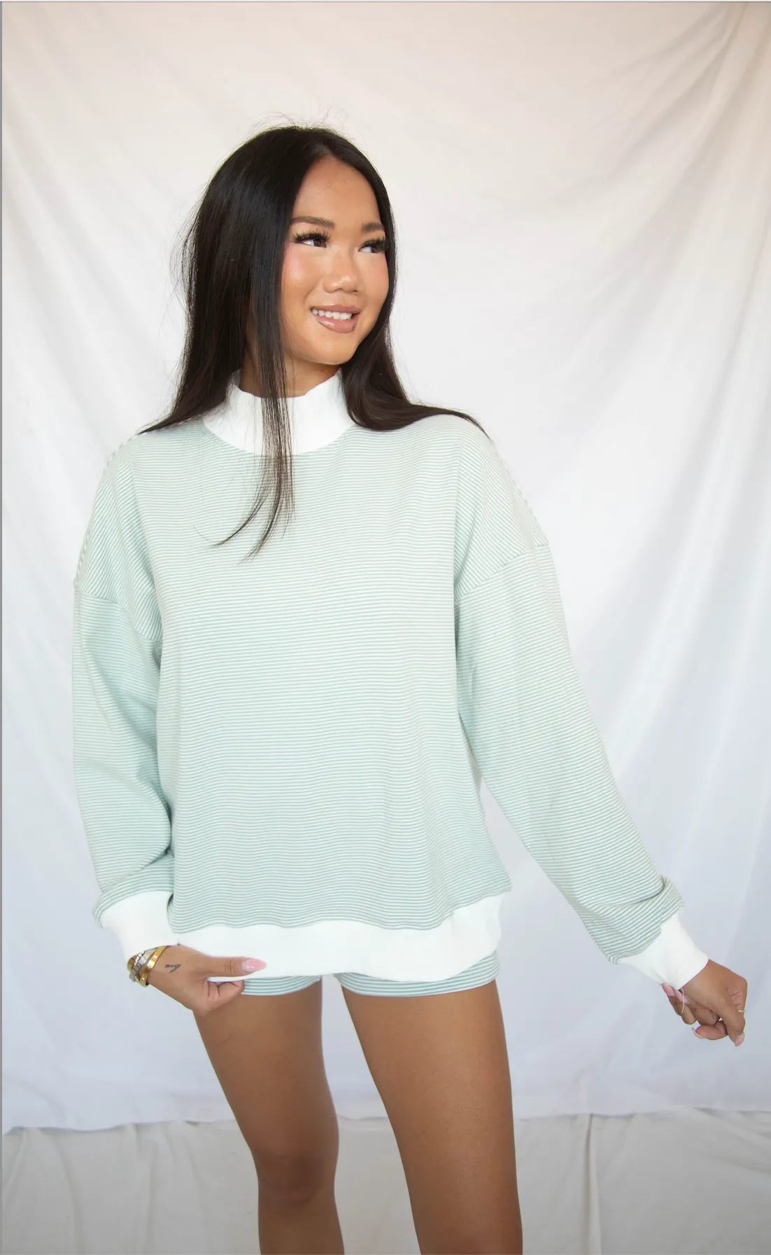 between the lines set - sage stripe sold by RIFFRAFF product image thumbnail 3