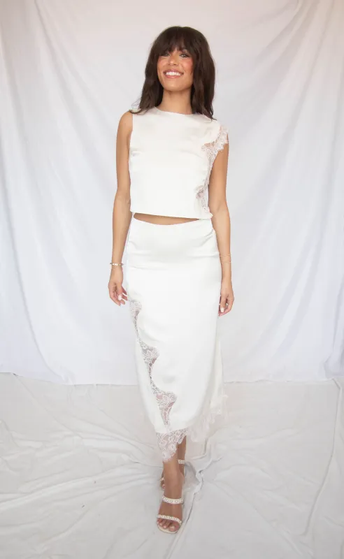 blank canvas lace two piece set made by Le Lis