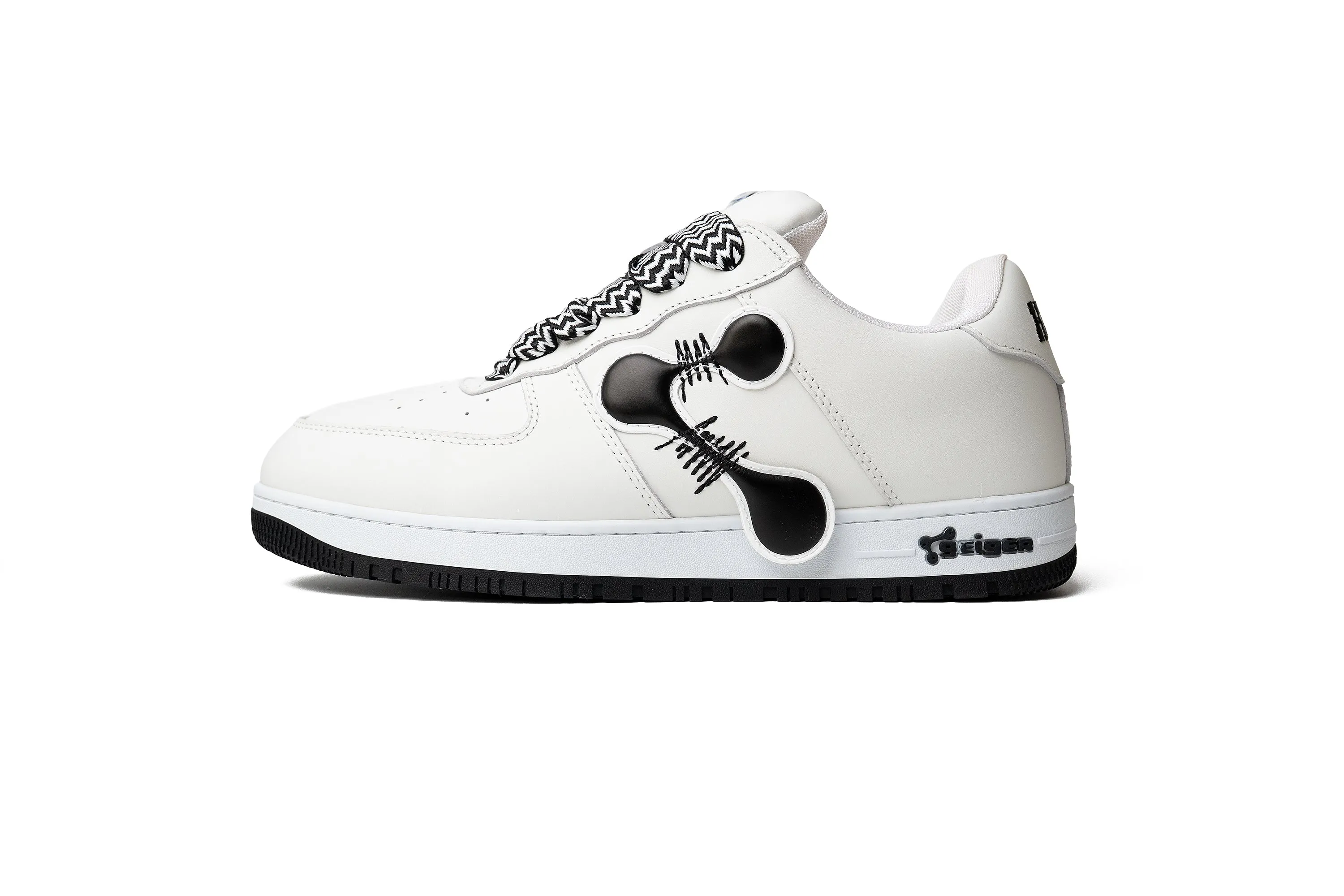 Sk8-01 White/Black sold by John Geiger product image thumbnail 2