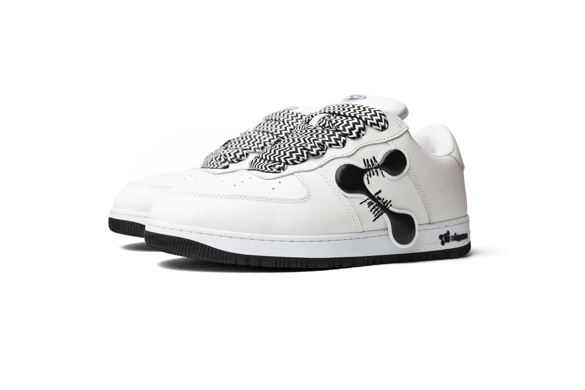 Sk8-01 White/Black made by John Geiger