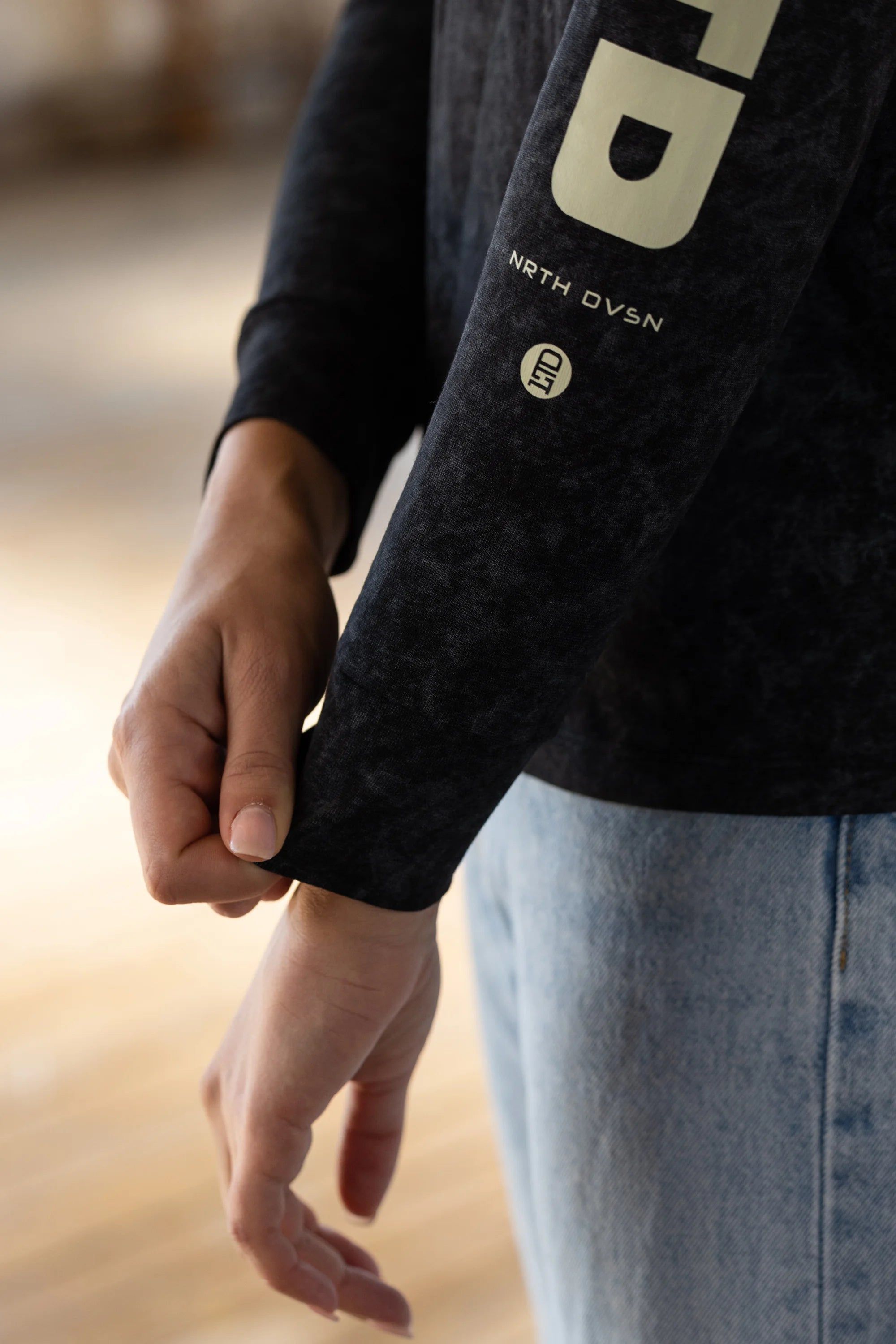 Ladies Marble Airways L/S sold by TEAMLTD product image thumbnail 4