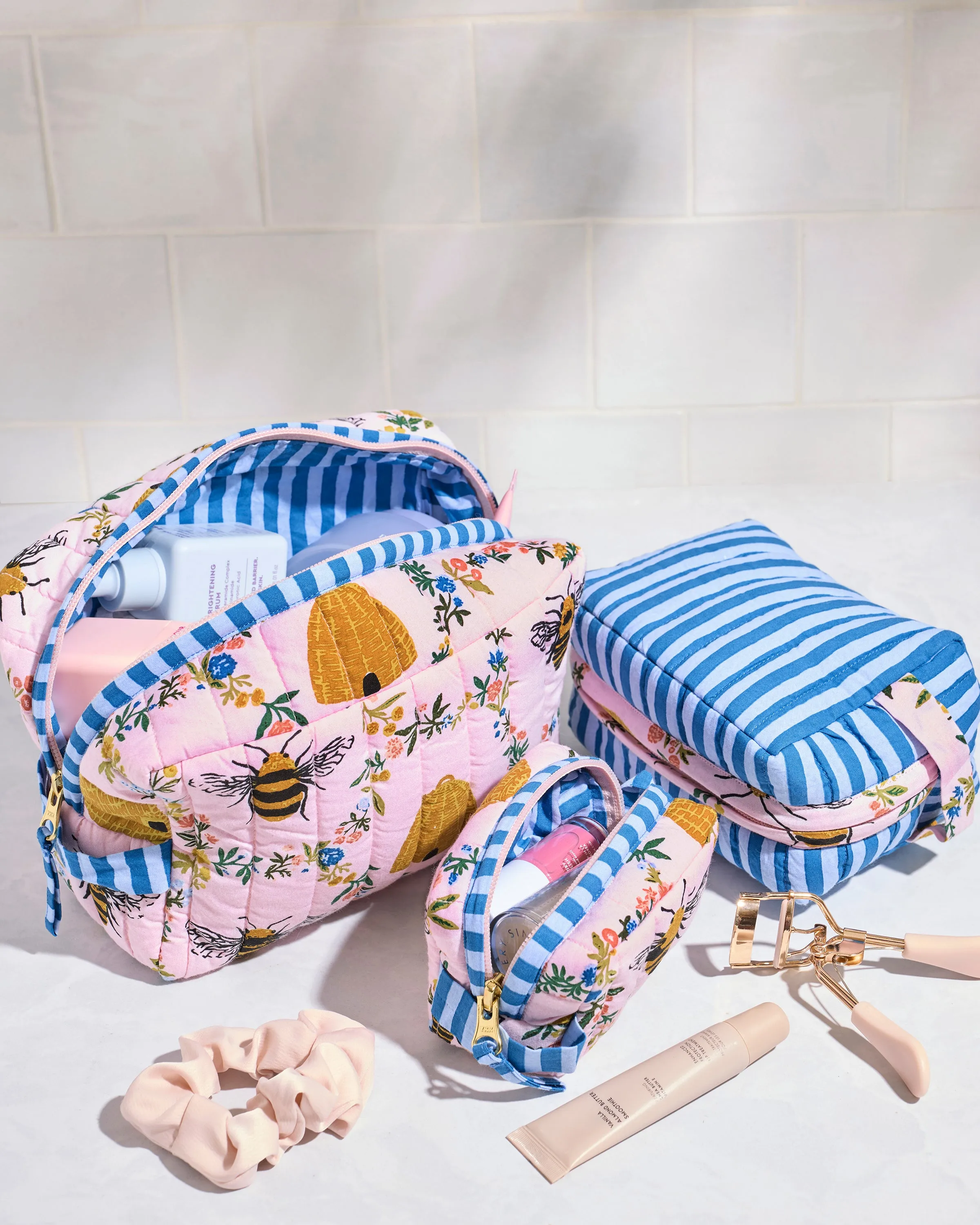 Sweet Bee - Weekender Bag & Three’s Best Pouch Set Bundle - Pink Petal sold by Printfresh product image thumbnail 3