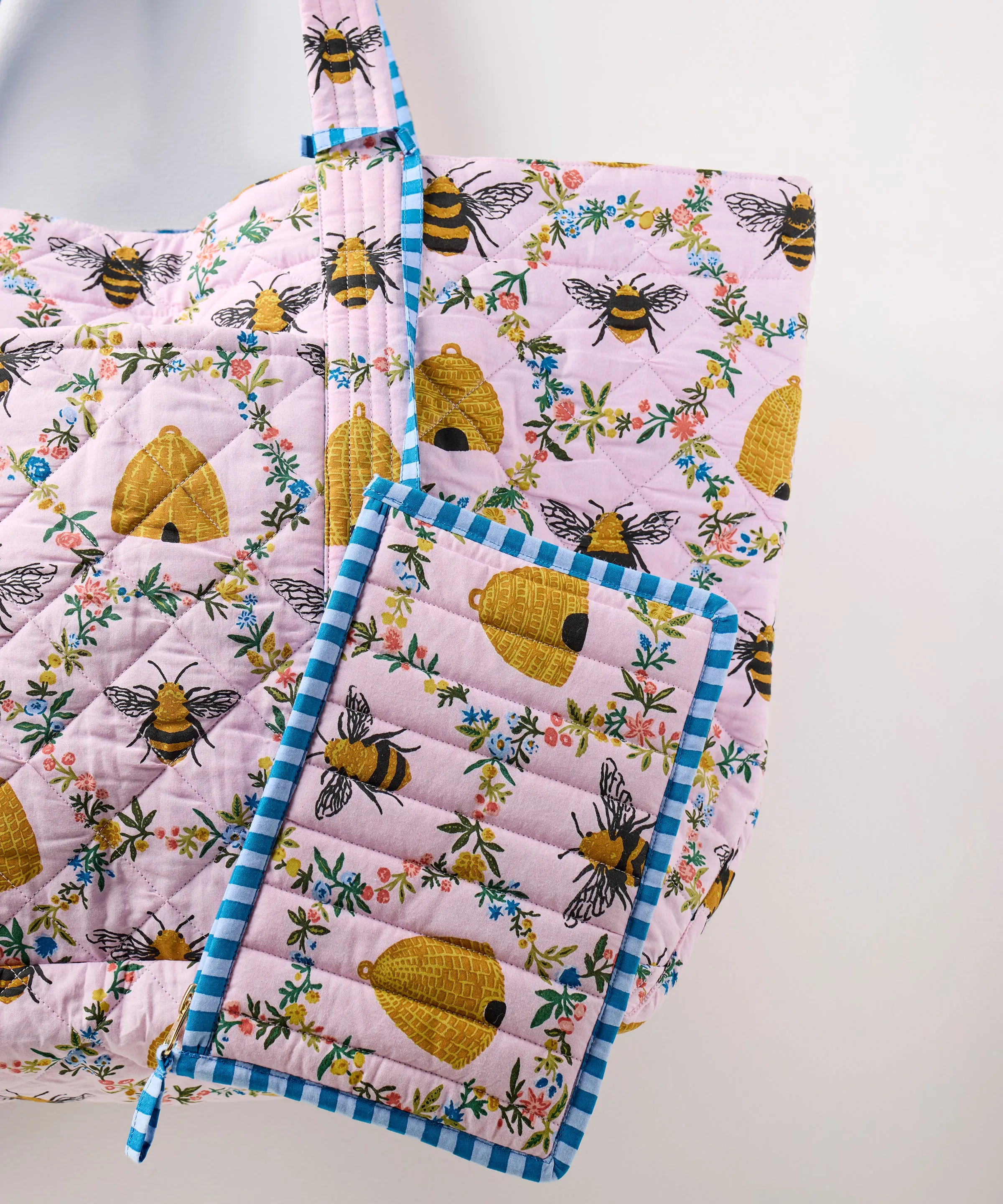 Sweet Bee - Weekender Bag & Three’s Best Pouch Set Bundle - Pink Petal sold by Printfresh product image thumbnail 4