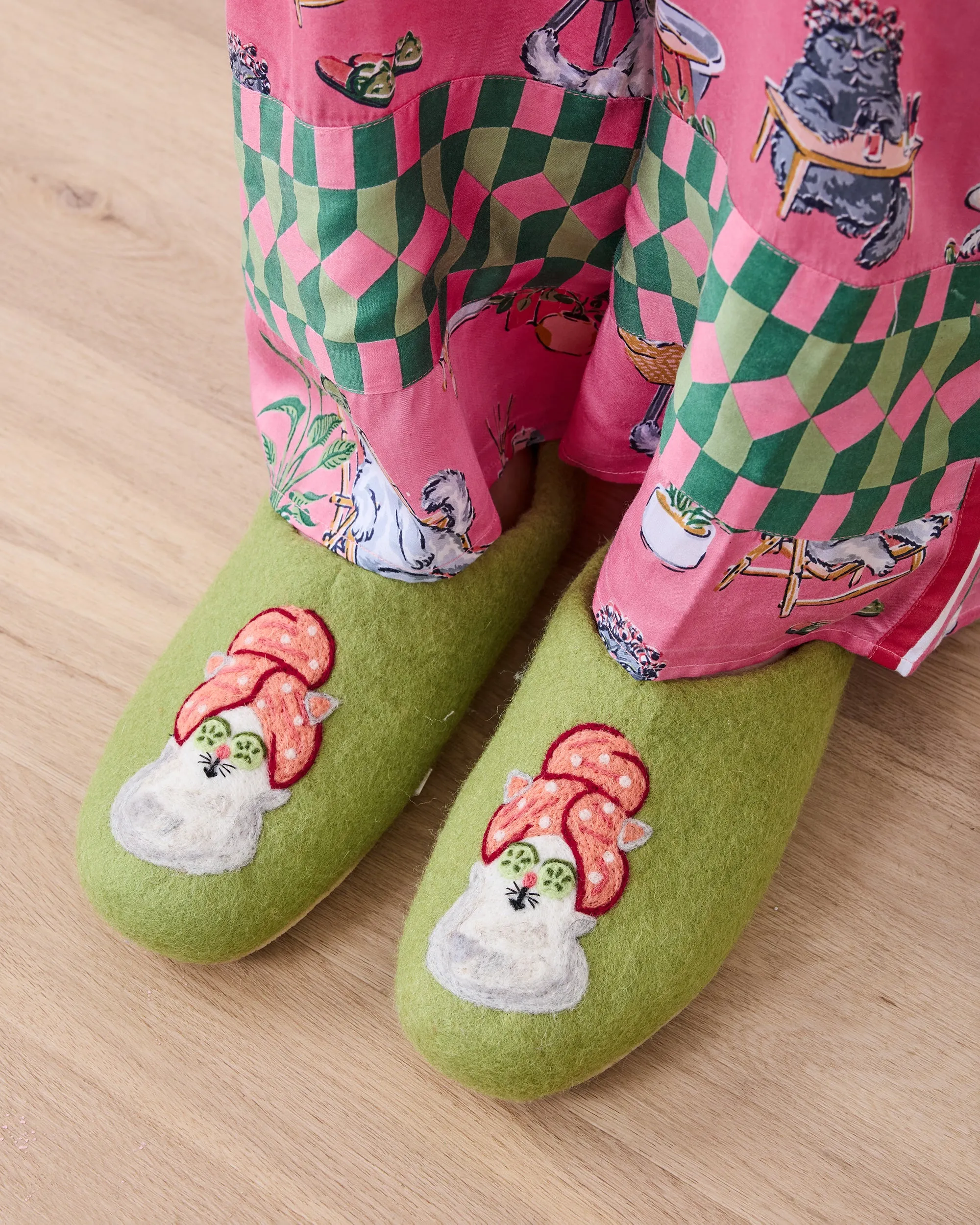 French Knot X PF - Spa Day Slipper - Cucumber Water sold by Printfresh product image thumbnail 3