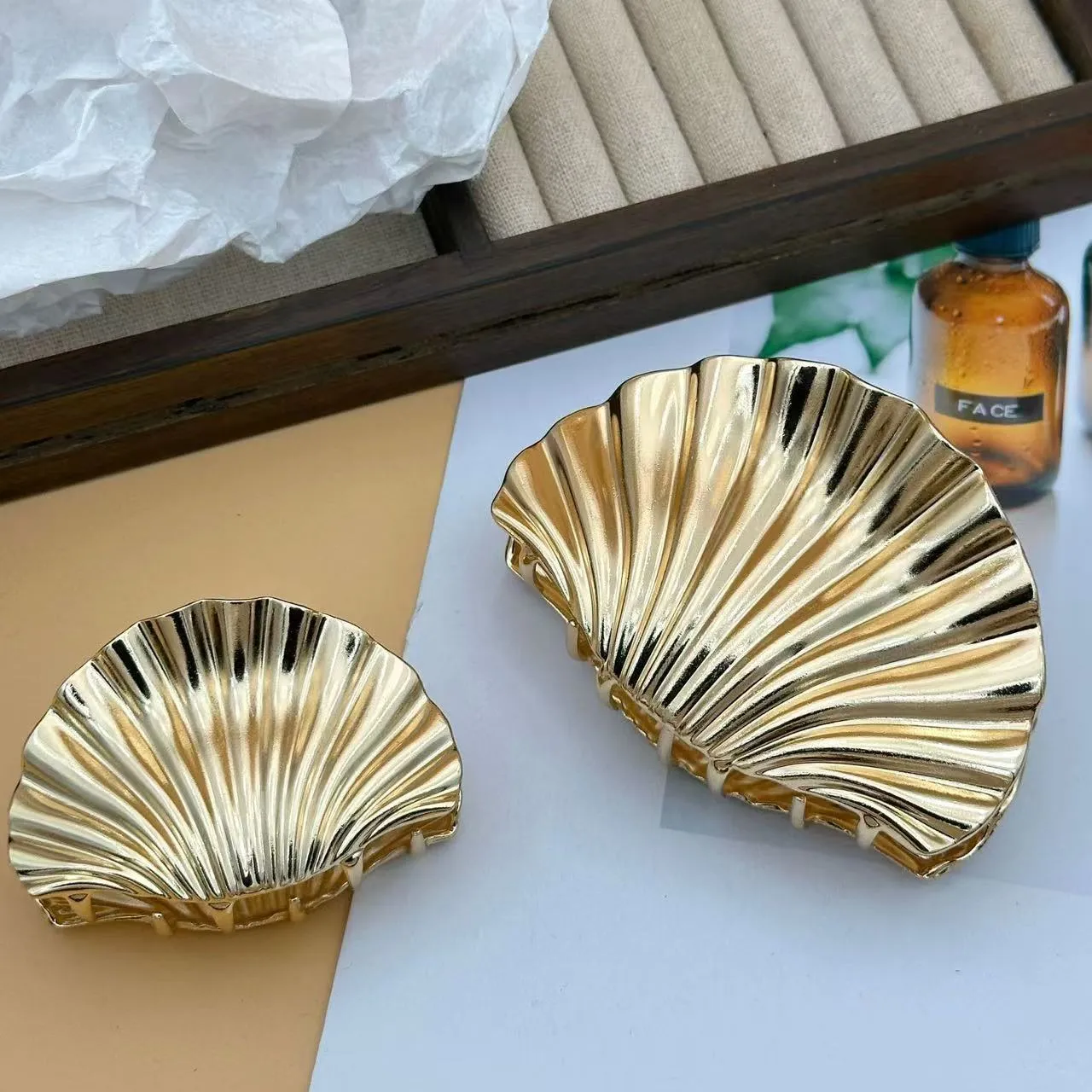 Gold - Gold Shell Hair Claw Clip - LadyJuneAccessories sold by Printfresh product image thumbnail 4