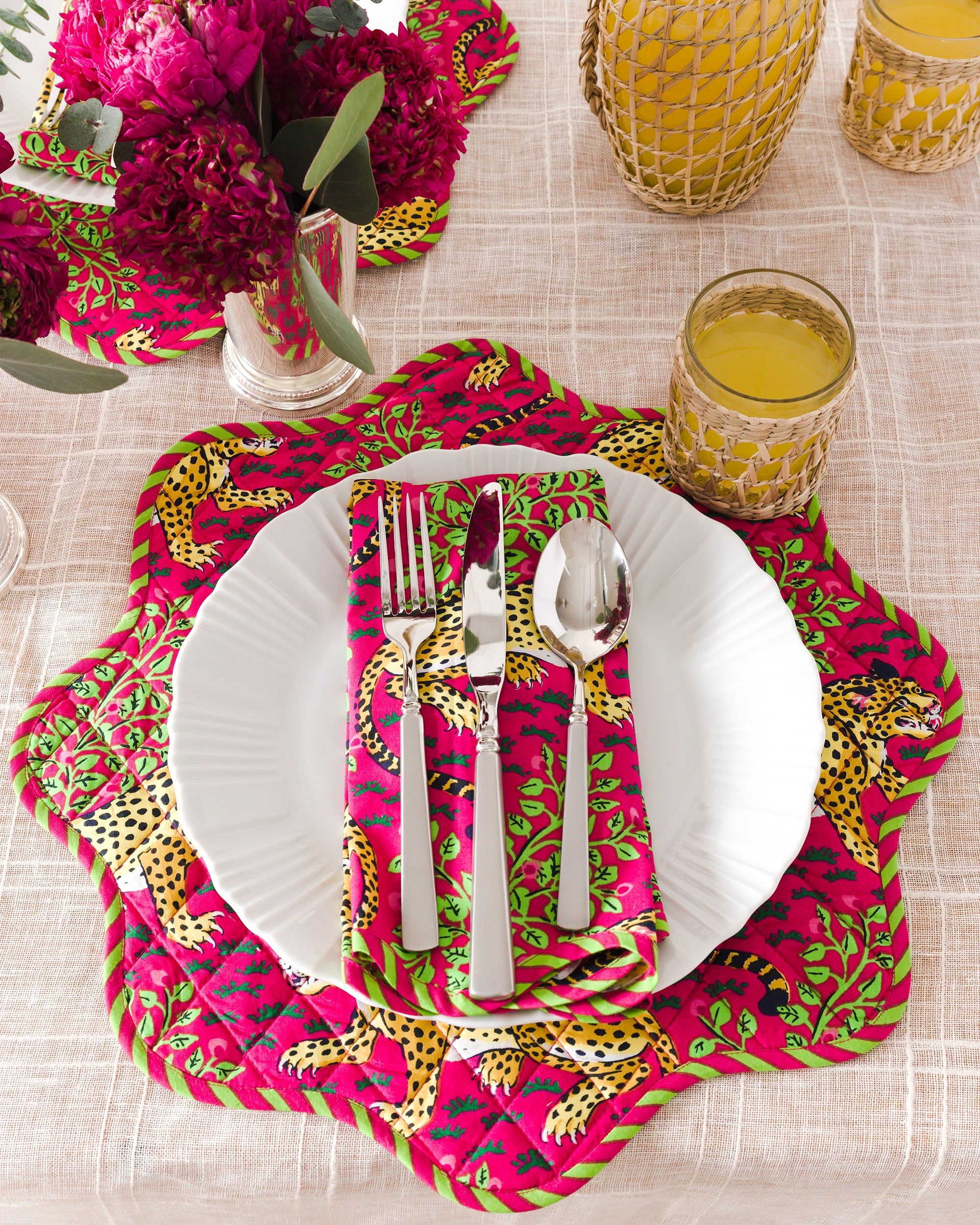 Bagheera - Scalloped Dinner Napkins Set of 4 - Hot Pink sold by Printfresh product image thumbnail 4