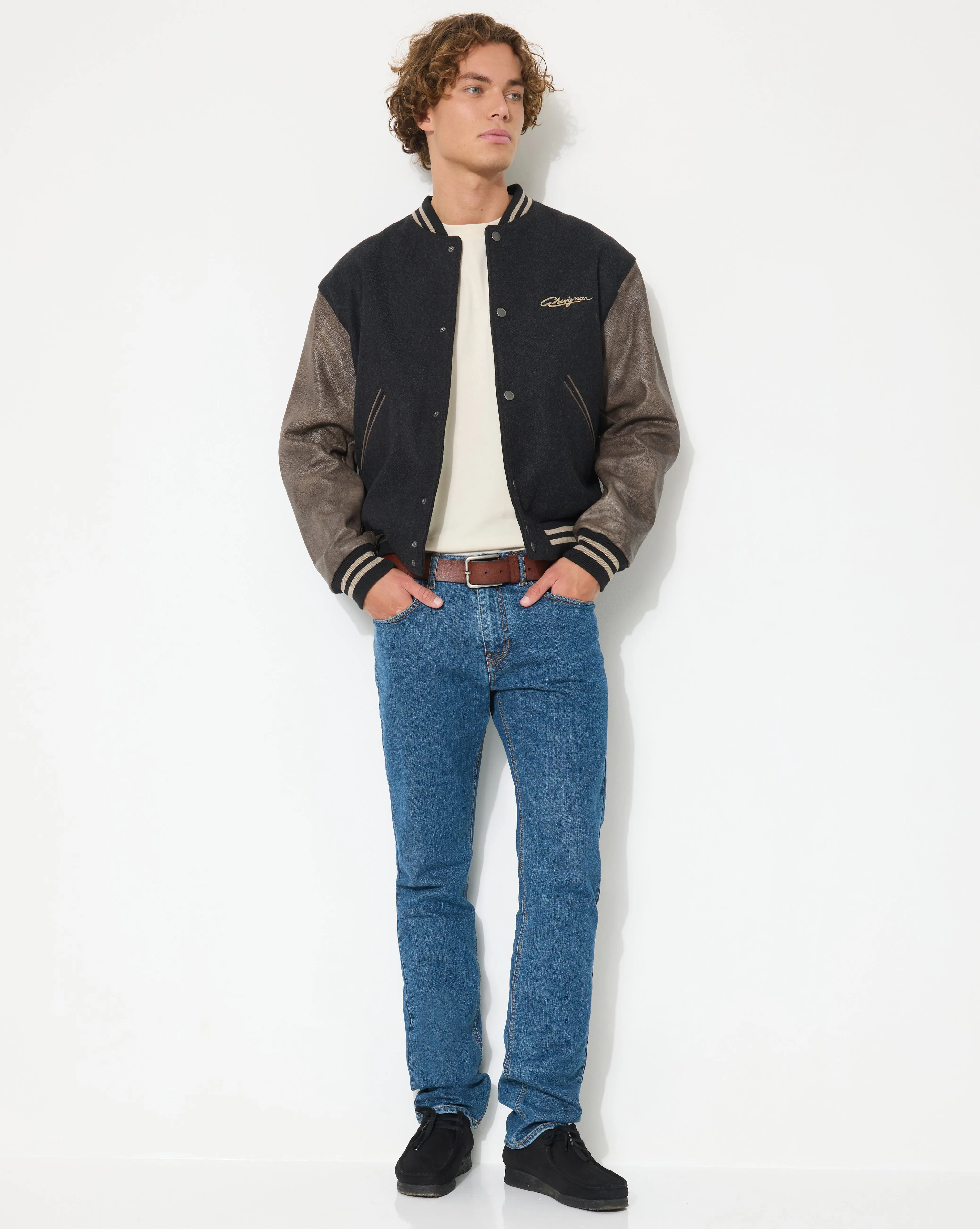 MARINEBLAUE JEANS AUS GERADEEM DENIM sold by Chevignon
