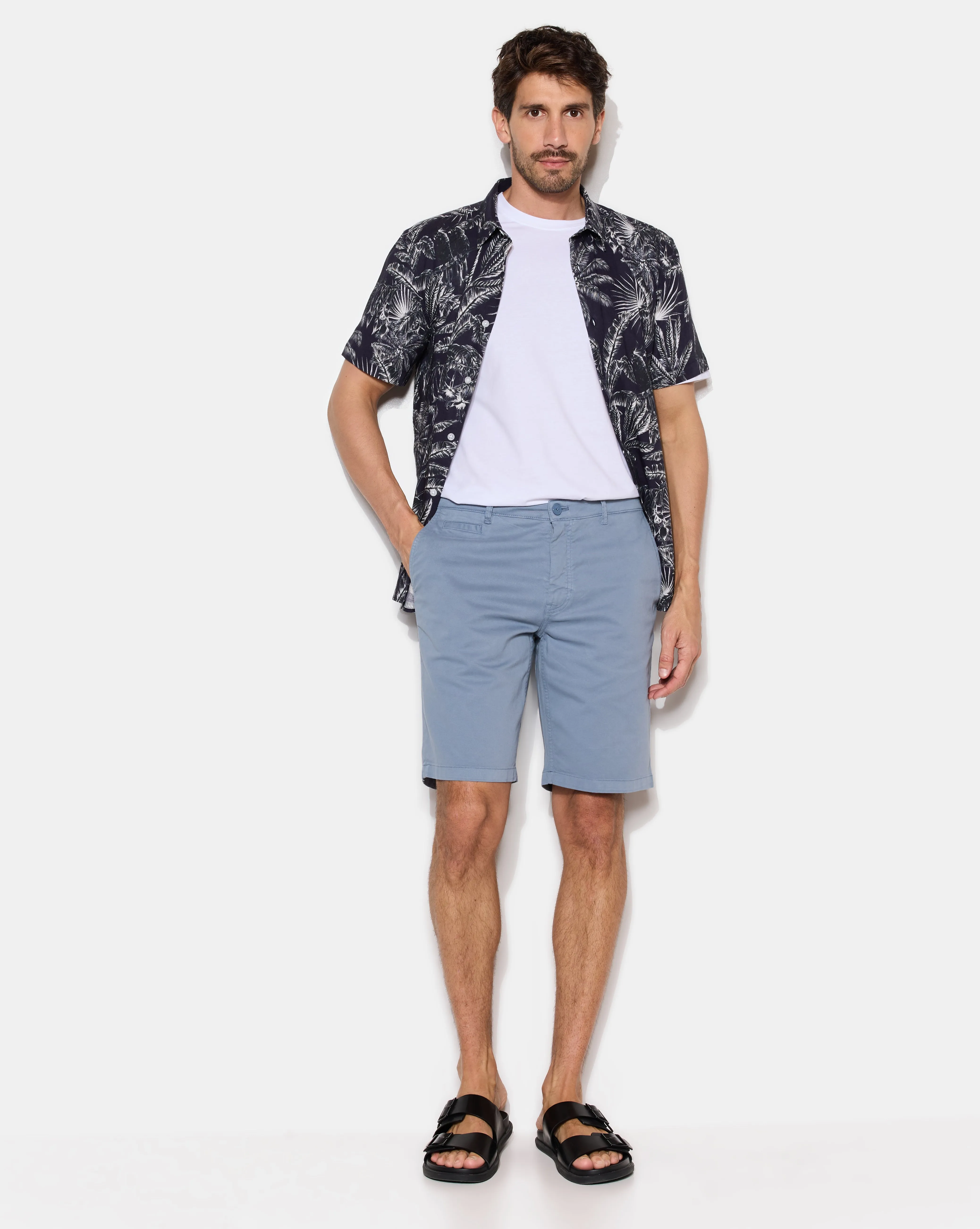 CHINO-SHORTS BLAU sold by Chevignon product image thumbnail 5