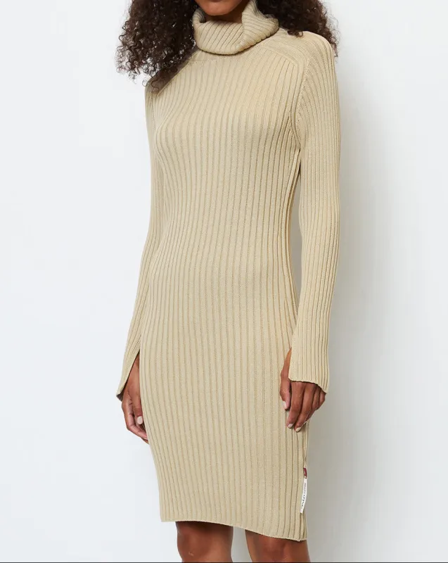 MO’P X CHEVIGNON ROBE PULL BEIGE made by Chevignon