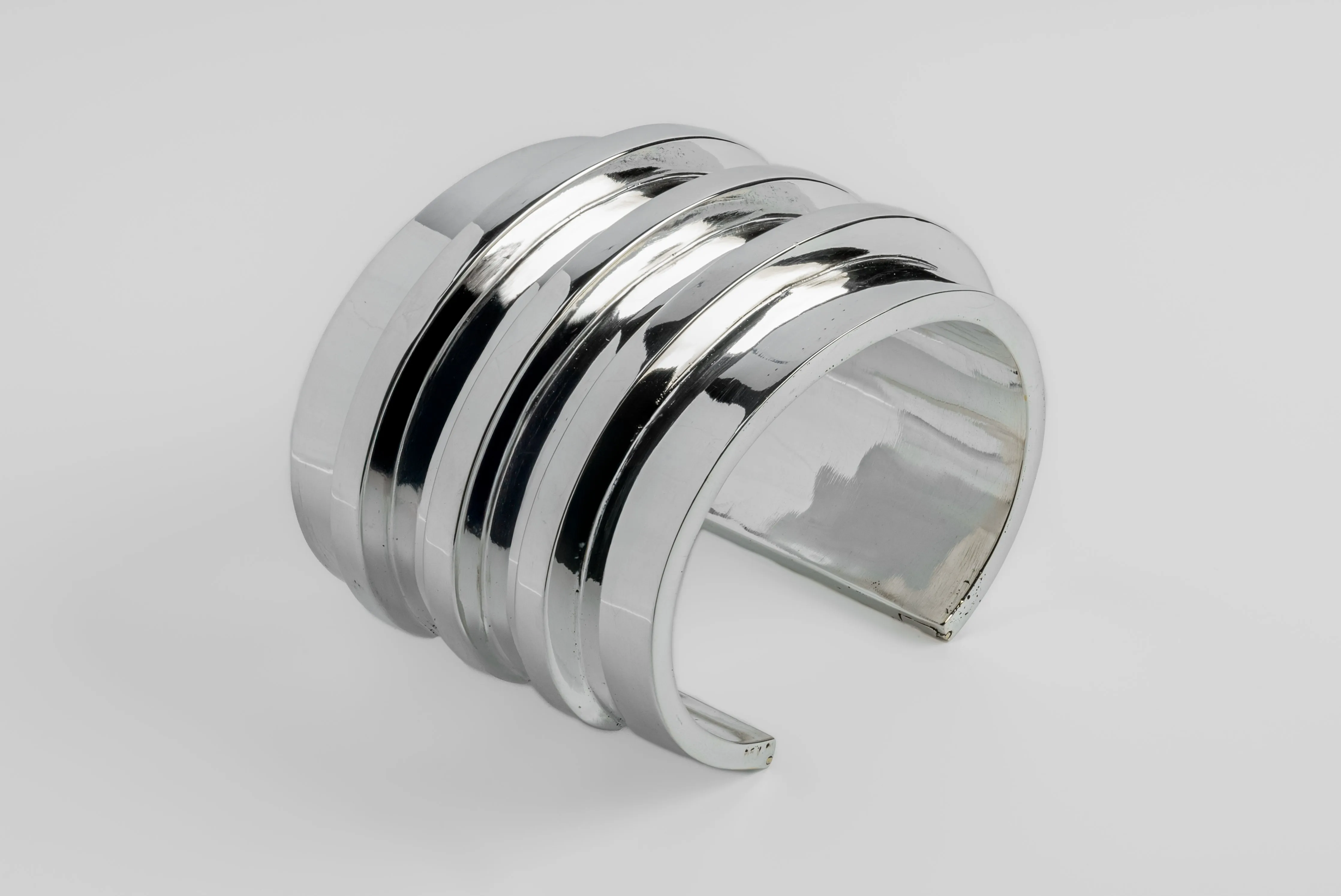 Ultra Reduction Ridge Bracelet (60mm, YS) sold by Parts of Four product image thumbnail 2