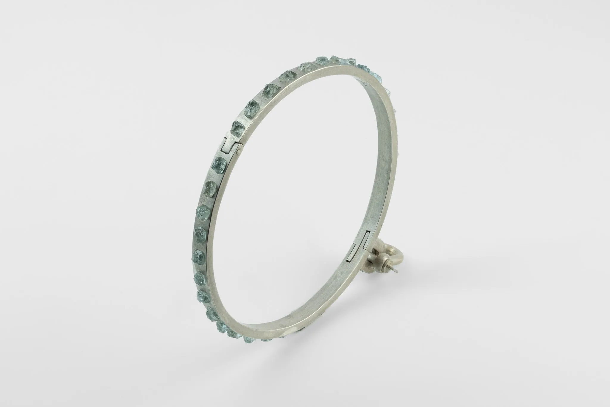 Neck Cuff (Embed, Aquamarine, 9mm, DA+AQU) sold by Parts of Four product image thumbnail 3