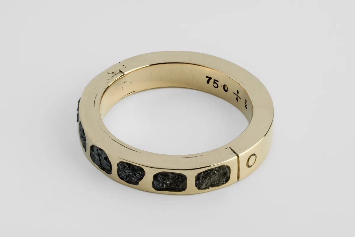 Sistema Ring (Mega Pavé, Black Diamond Fragments, 4mm, 18KY+KFRDIA) sold by Parts of Four