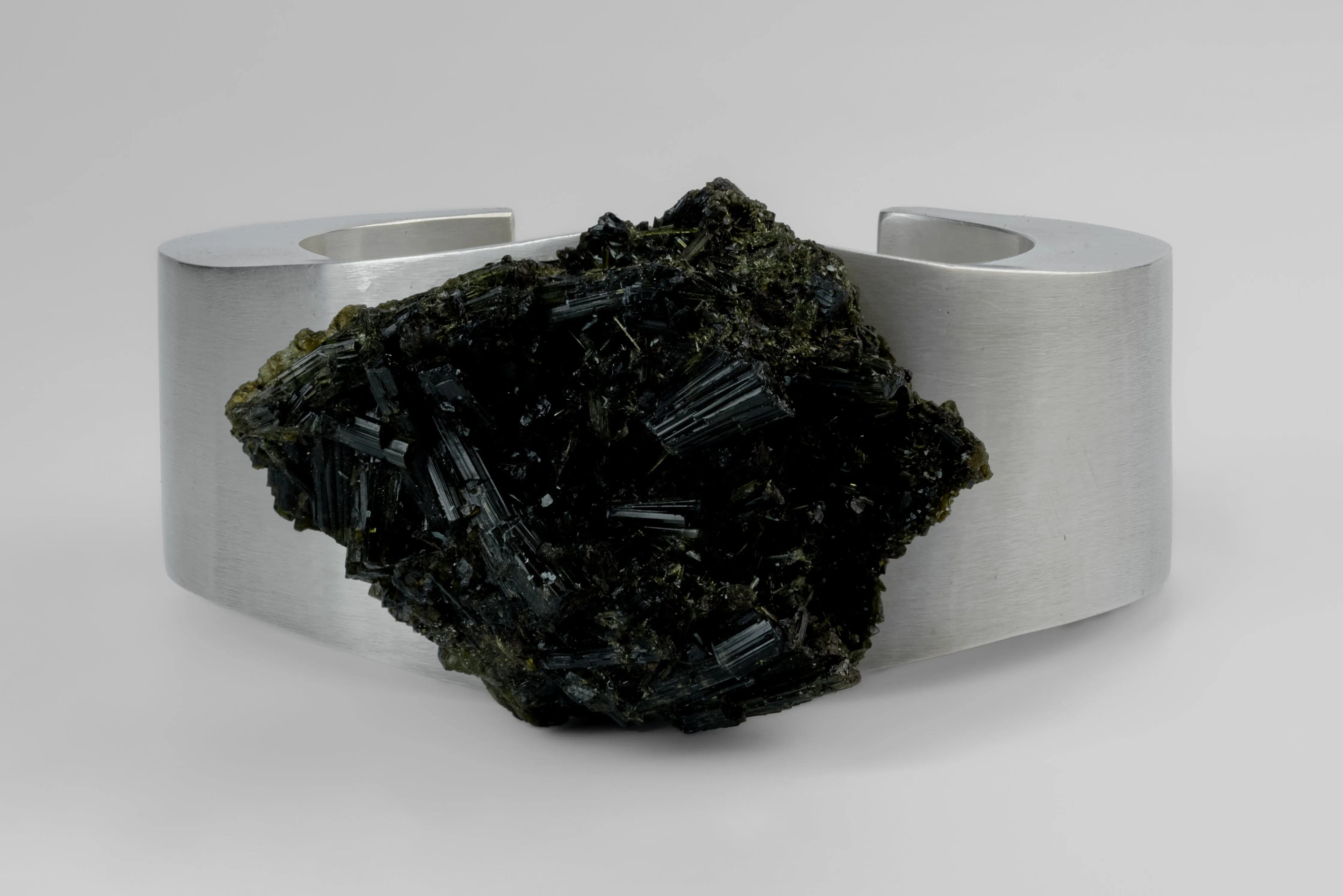 Crescent Bracelet (Mineral Collision, Verdelite, 30mm, AS+VER) sold by Parts of Four product image thumbnail 3