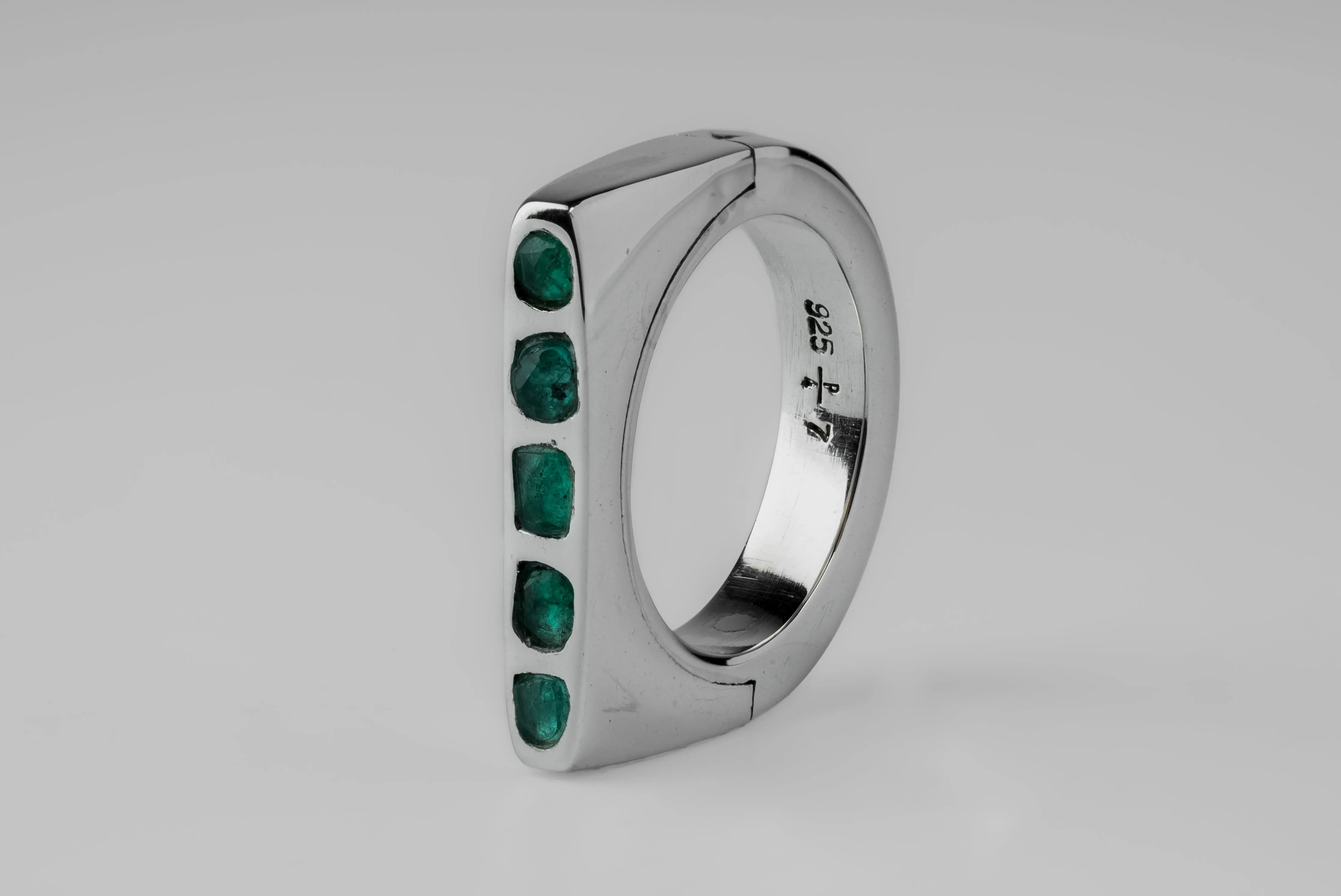 Sistema Ring (Mega Pavé, Emerald, Oval, 4mm, PA+EMER) sold by Parts of Four product image thumbnail 2