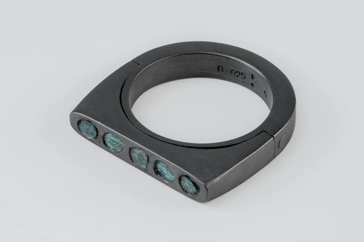 Sistema Ring (Mega Pavé, Blue Diamond Slabs, Oval, 4mm, KA+BDIA) sold by Parts of Four