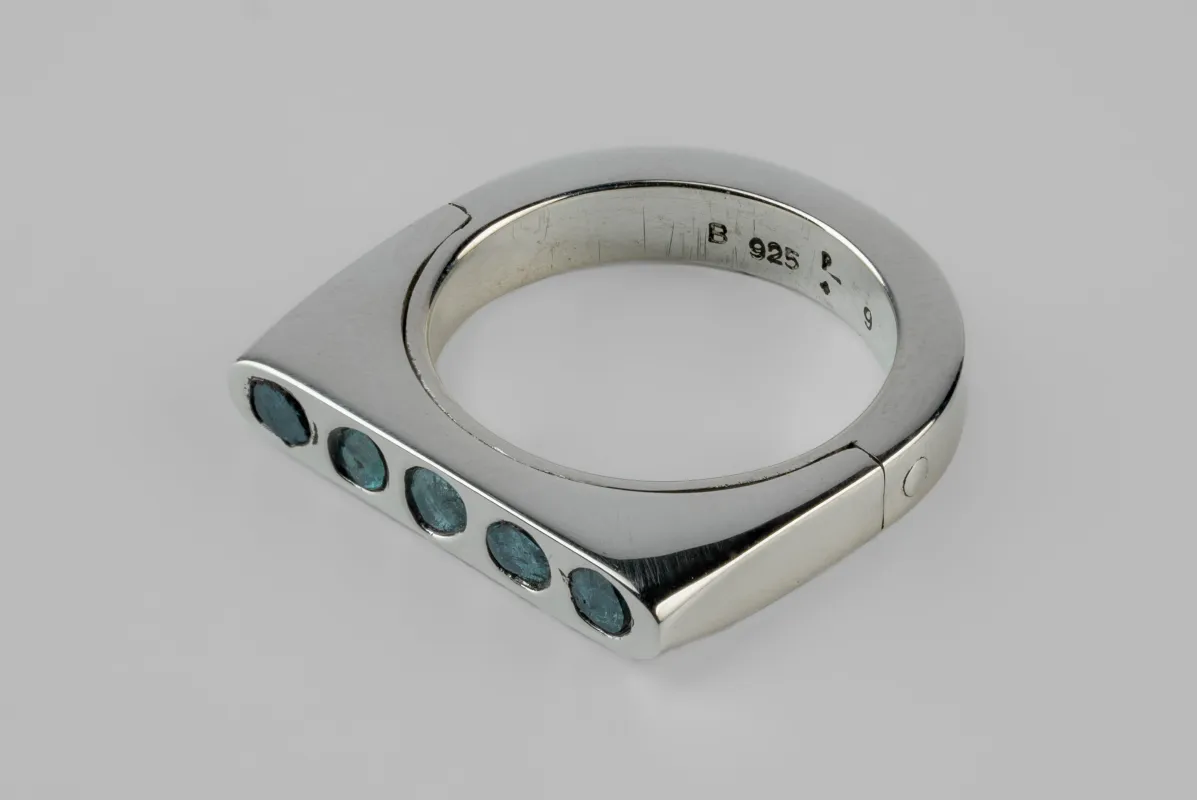 Sistema Ring (Mega Pavé, Blue Diamond Slabs, Oval, 4mm, PA+BDIA) sold by Parts of Four