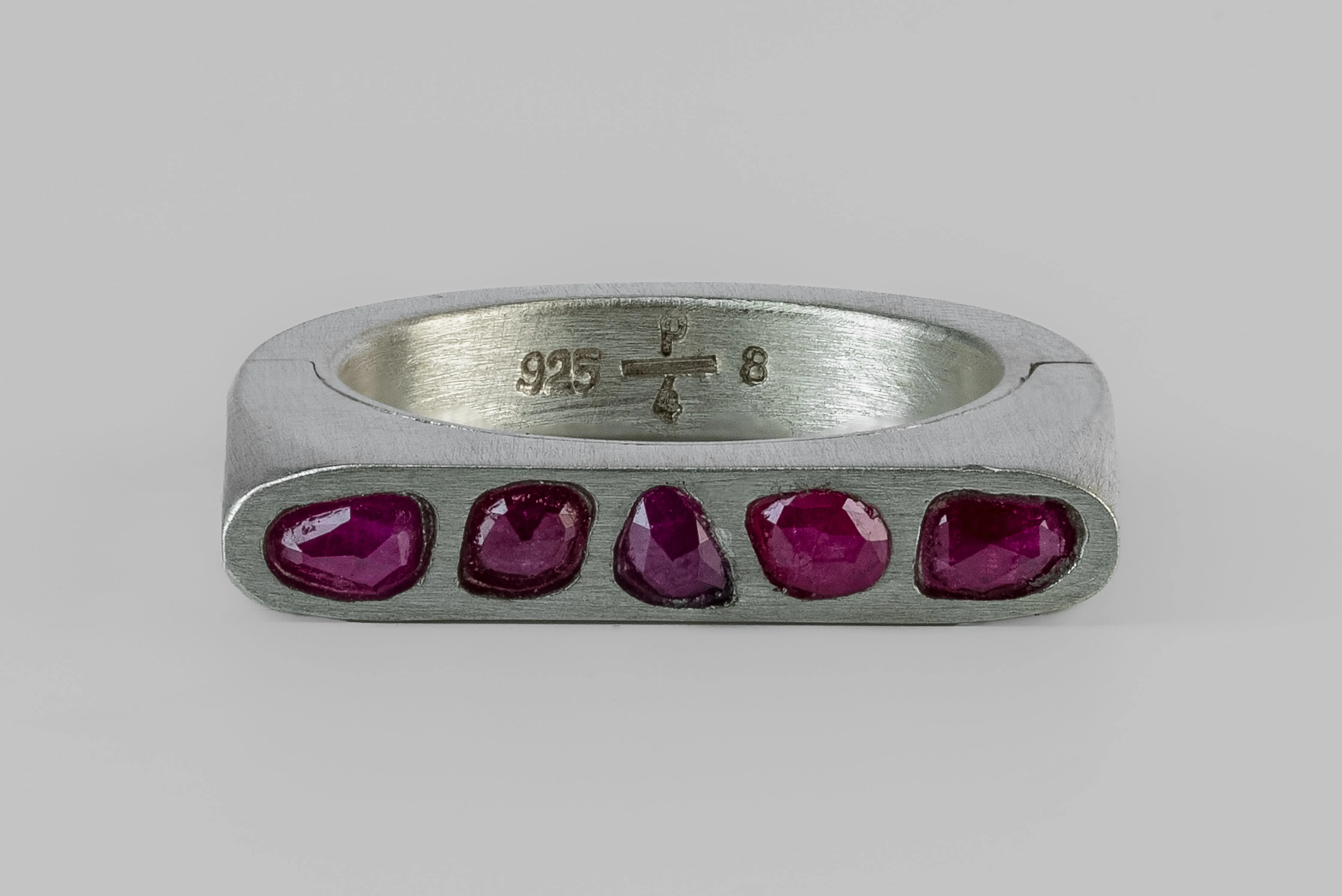 Sistema Ring (Mega Pavé, Ruby Slices, Oval, 4mm, MA+RUB) sold by Parts of Four product image thumbnail 3