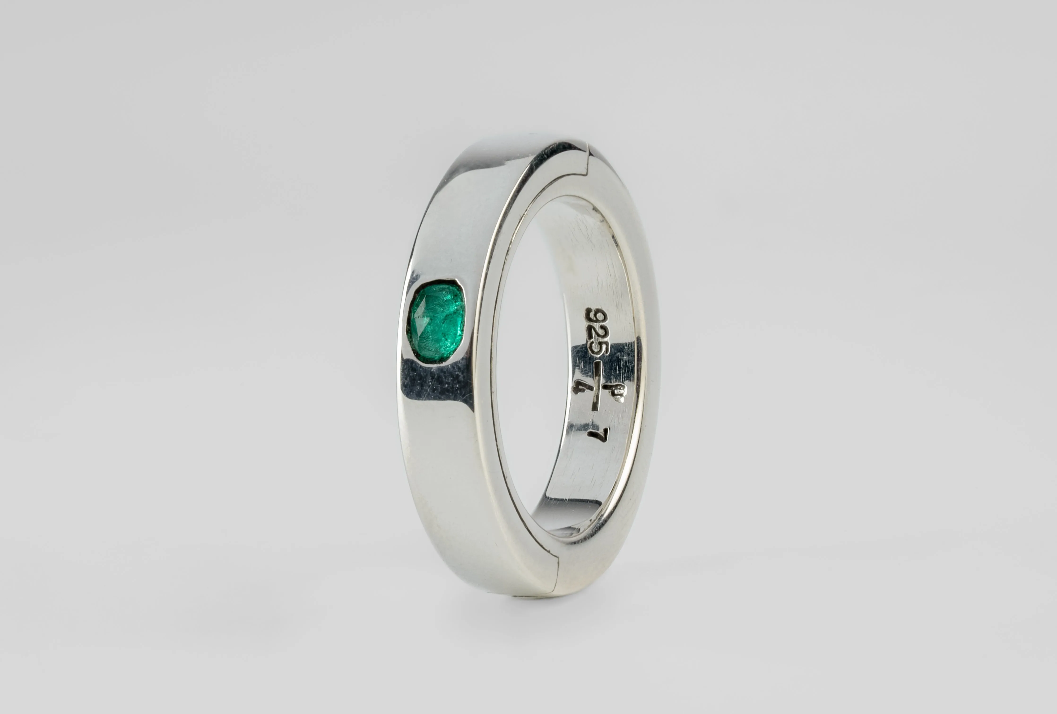 Sistema Ring (0.1 CT, Emerald, 4mm, PA+EMER) sold by Parts of Four product image thumbnail 2