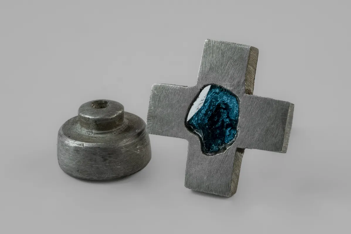 Plus Earring (0.2 CT, Blue Diamond Slab, 12mm, DA+BDIA) sold by Parts of Four