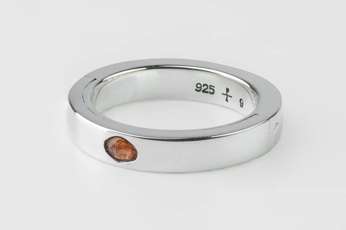 Sistema Ring (0.1 CT, Orange Sapphire Faceted Slab, 4mm, PA+OSAF) sold by Parts of Four