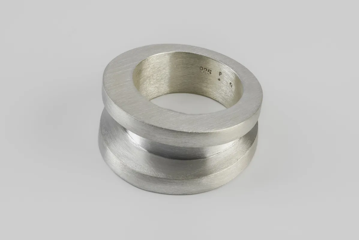 Chasm Ring v2 (Narrow, MA) sold by Parts of Four