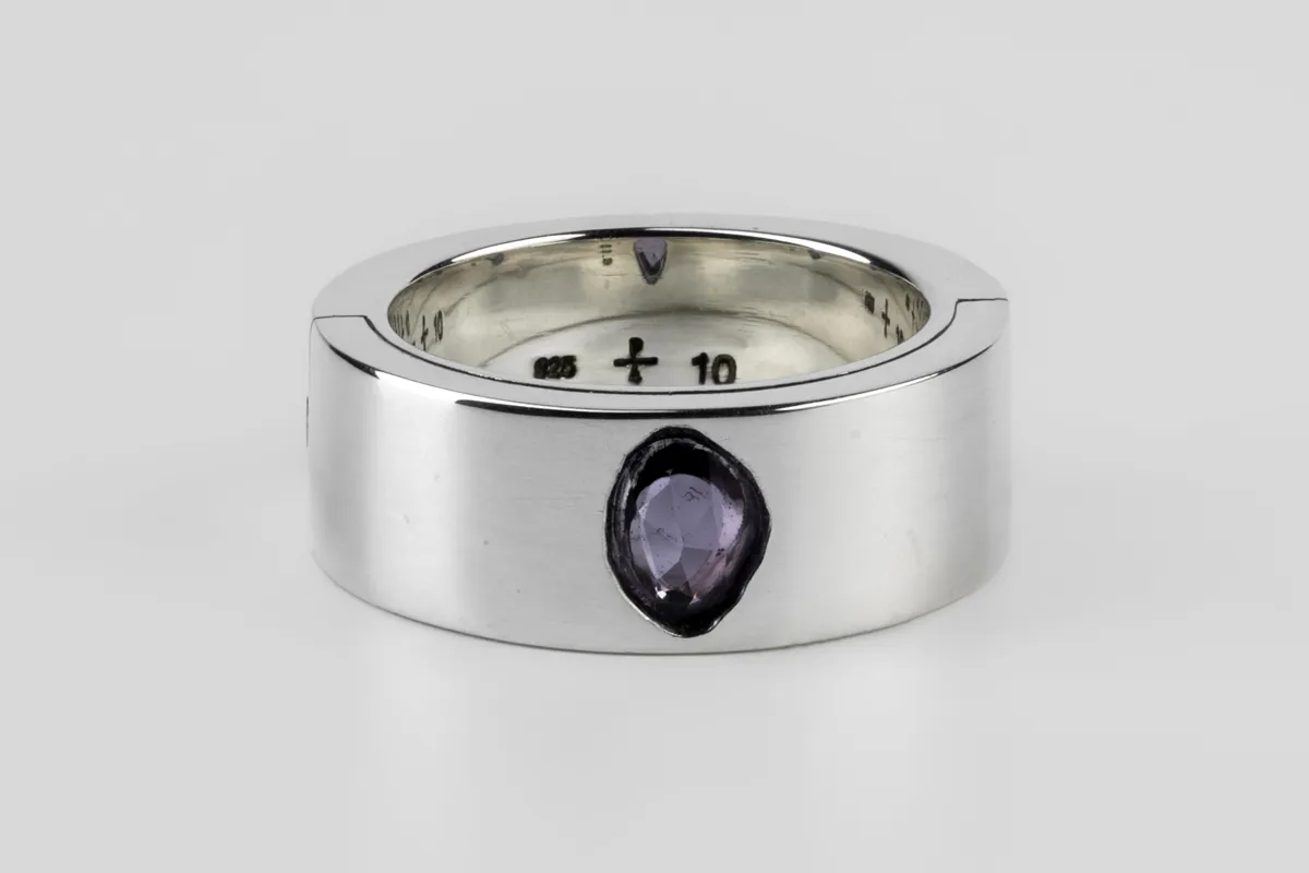 Sistema Ring (0.8 CT, Purple Sapphire Faceted Slab, 9mm, PA+SAF) sold by Parts of Four