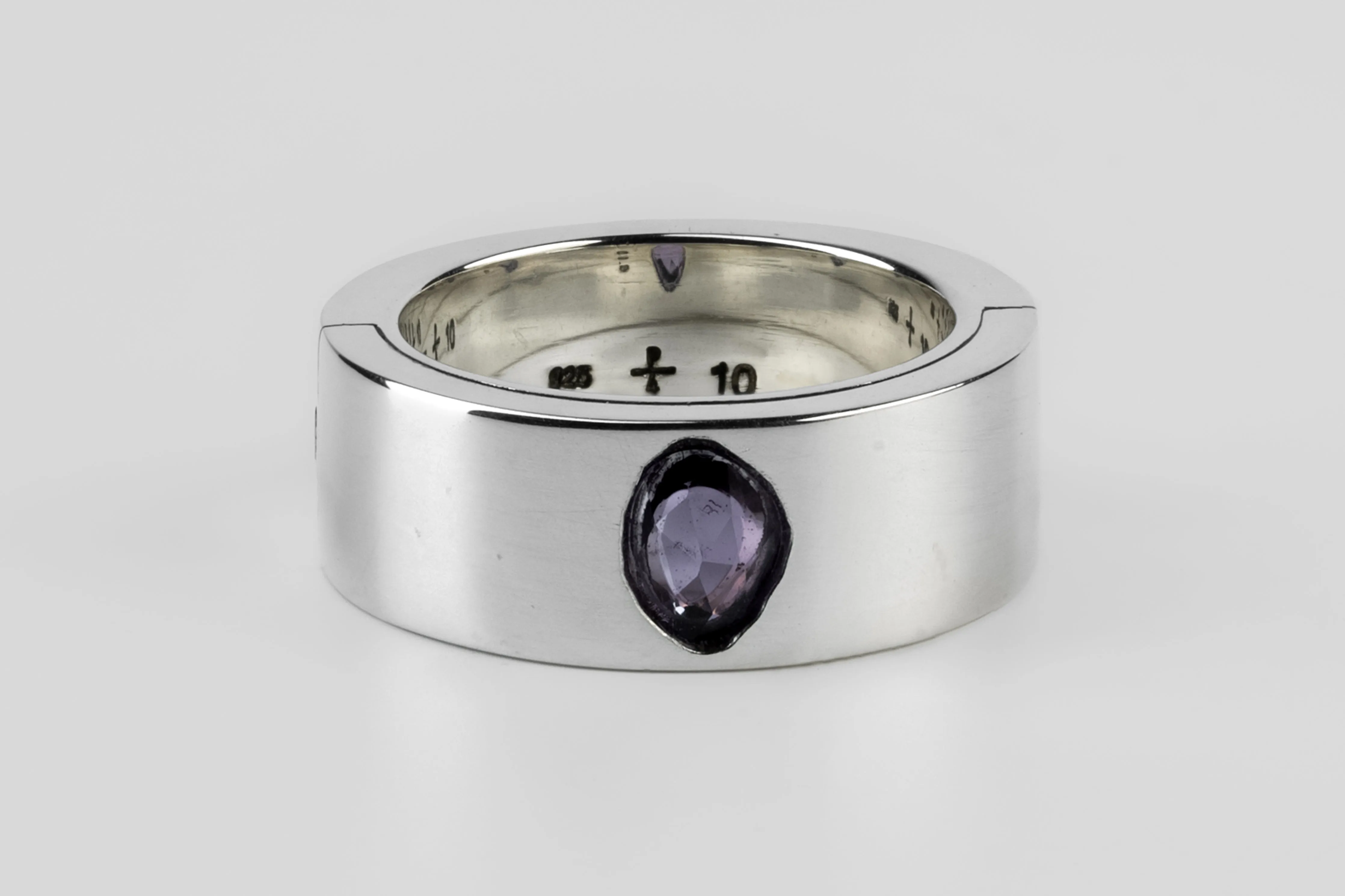 Sistema Ring (0.8 CT, Purple Sapphire Faceted Slab, 9mm, PA+SAF) sold by Parts of Four