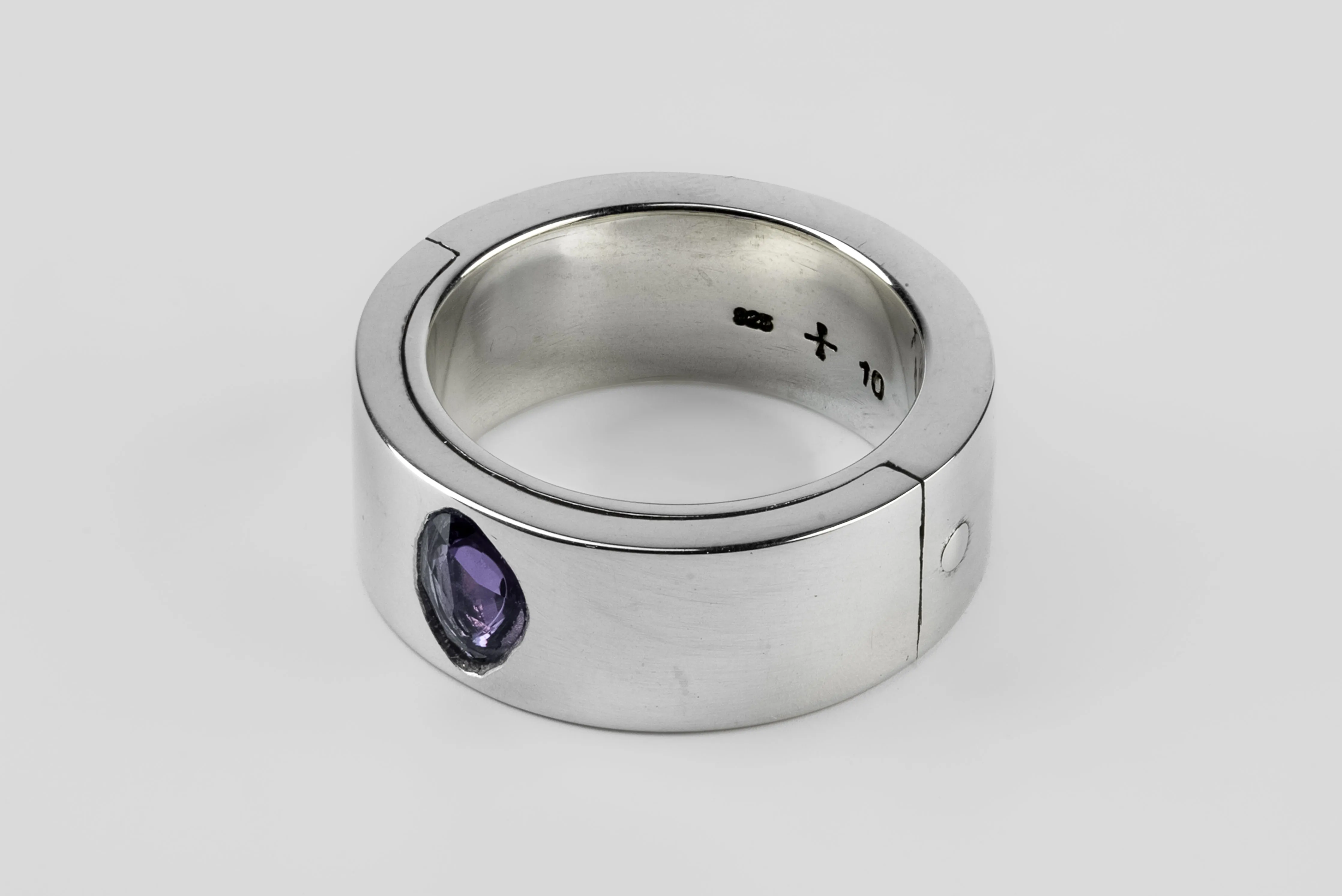 Sistema Ring (0.8 CT, Purple Sapphire Faceted Slab, 9mm, PA+SAF) sold by Parts of Four product image thumbnail 3
